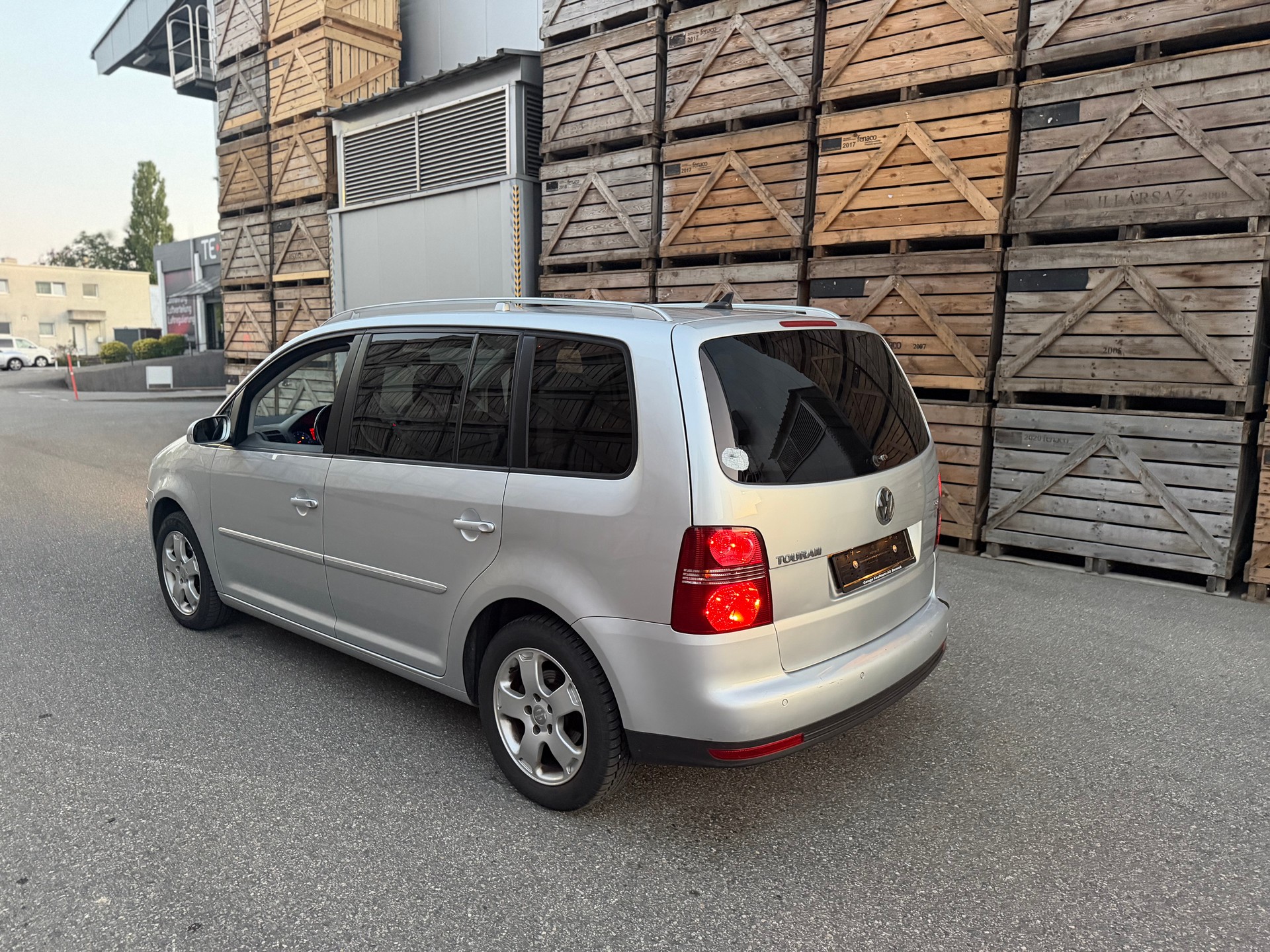 VW Touran 1.4 TSI Highline DSG-image-2