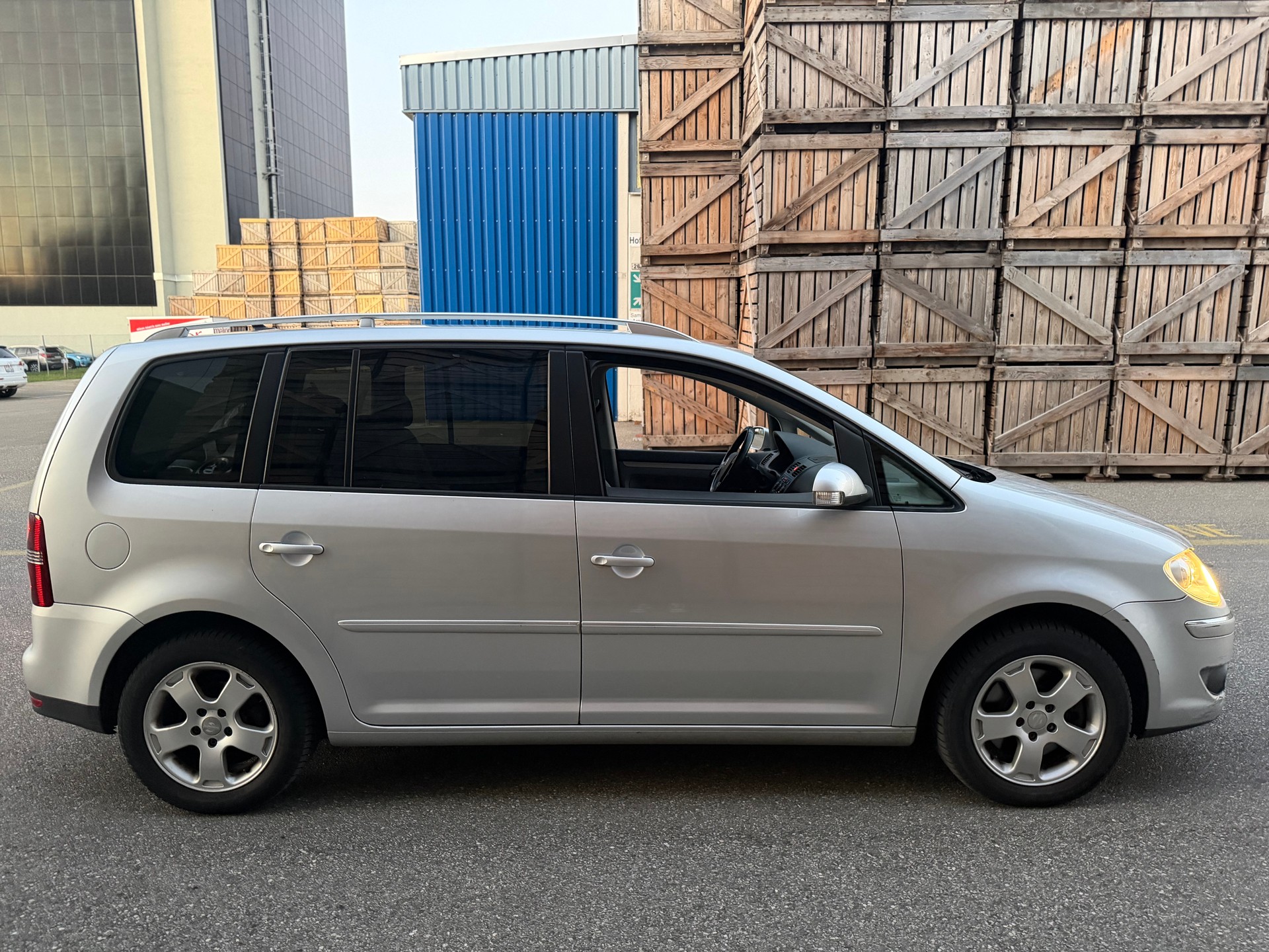 VW Touran 1.4 TSI Highline DSG-image-4