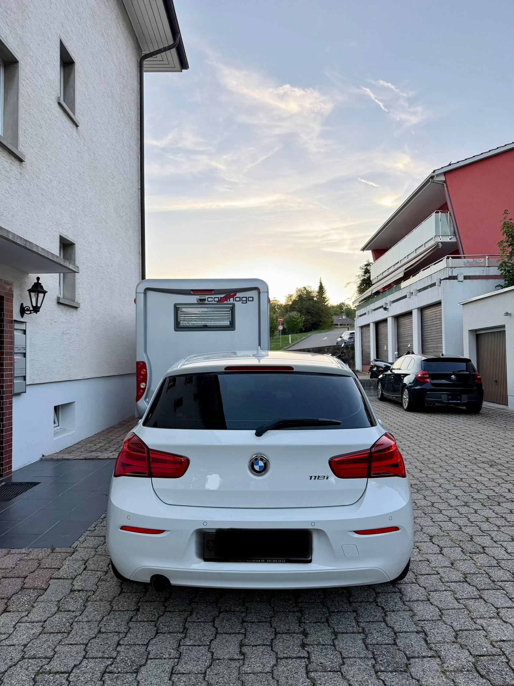 BMW 118i-image-4