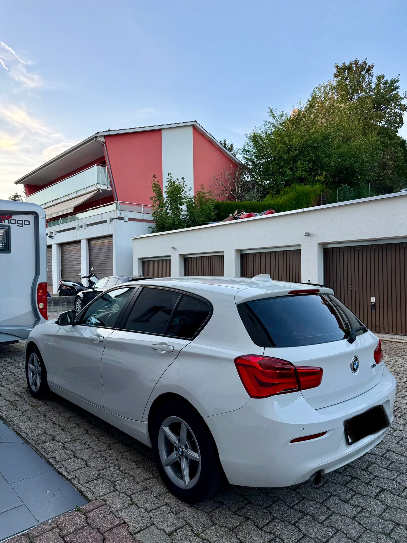 BMW 118i-image-3