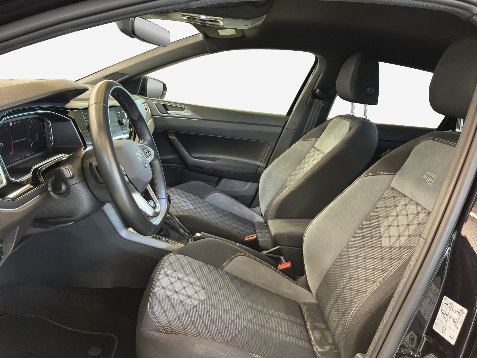 VW Polo 1.0 TSI R-Line DSG-image-7
