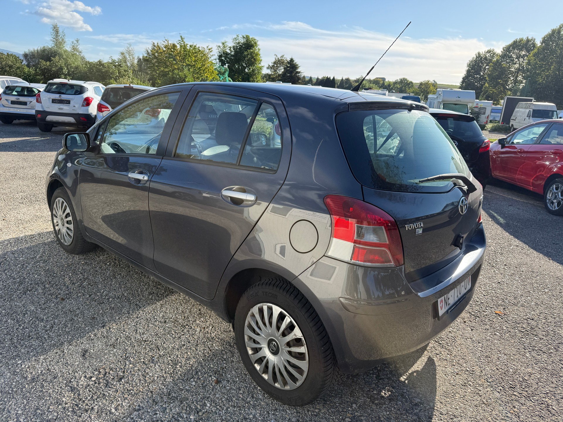 TOYOTA Yaris 1.33 Linea Sol-image-4
