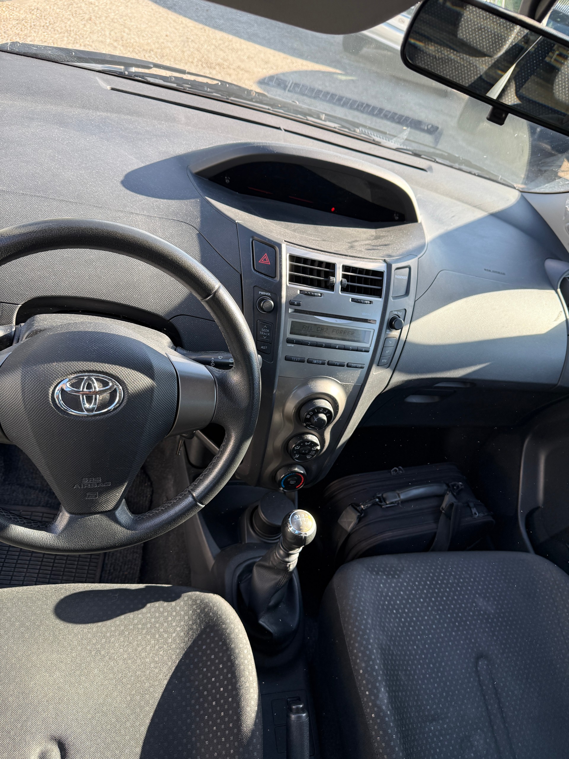 TOYOTA Yaris 1.33 Linea Sol-image-8