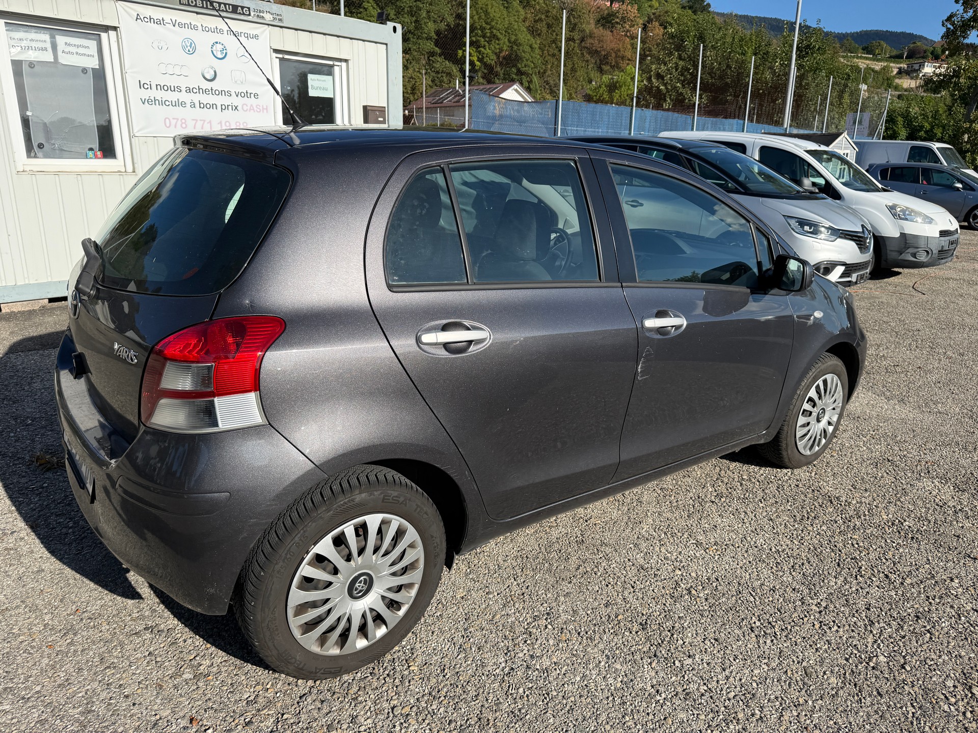 TOYOTA Yaris 1.33 Linea Sol-image-2
