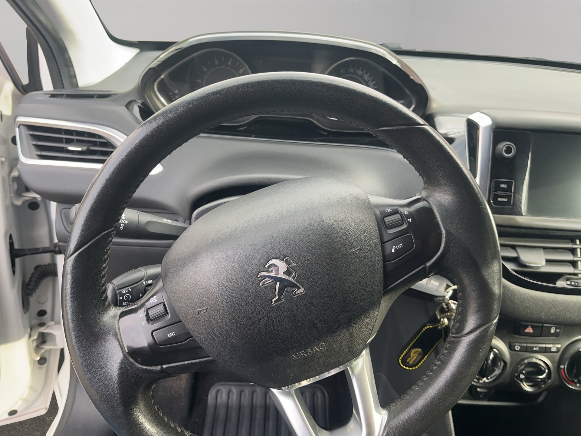 PEUGEOT 208 1.2 VTI Access-image-7