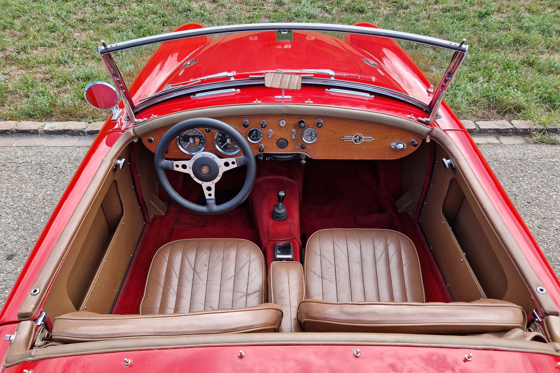 MG MGA 1600 Roadster-image-12