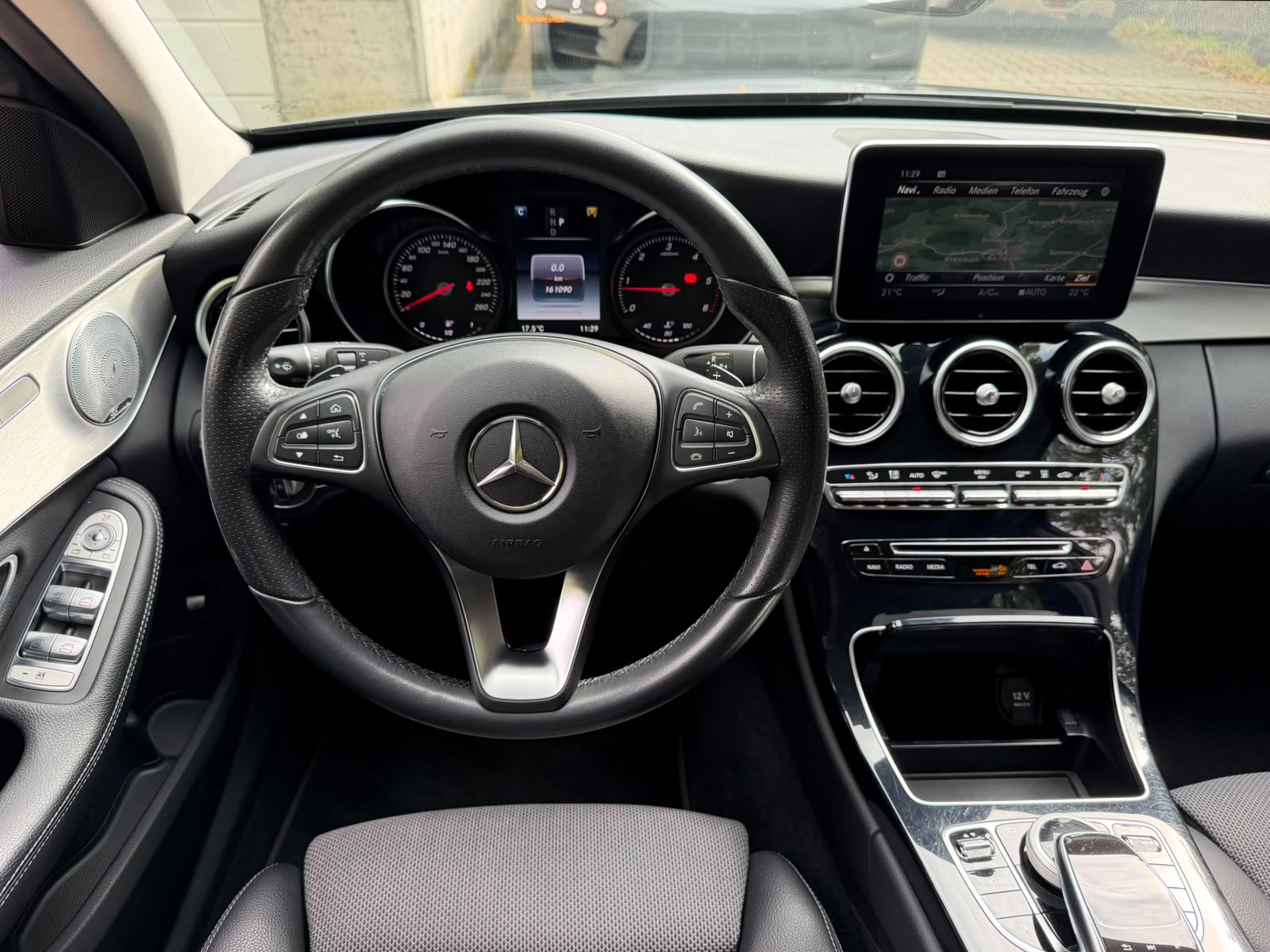 MERCEDES-BENZ C 250 d Swiss Star Avantgarde 4Matic 9G-Tronic-image-22