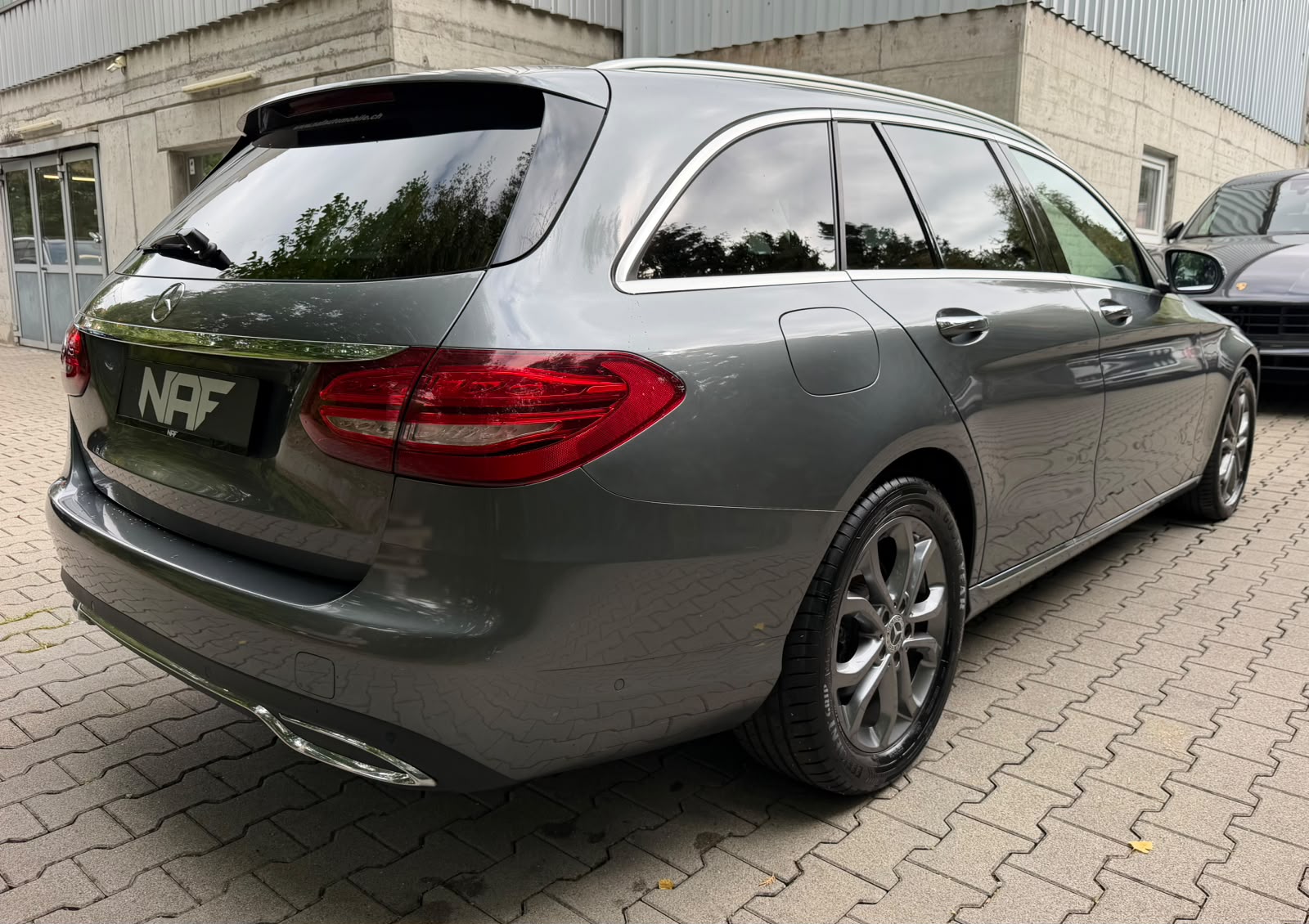 MERCEDES-BENZ C 250 d Swiss Star Avantgarde 4Matic 9G-Tronic-image-4