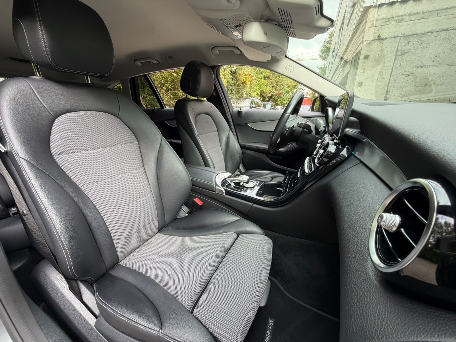 MERCEDES-BENZ C 250 d Swiss Star Avantgarde 4Matic 9G-Tronic-image-18