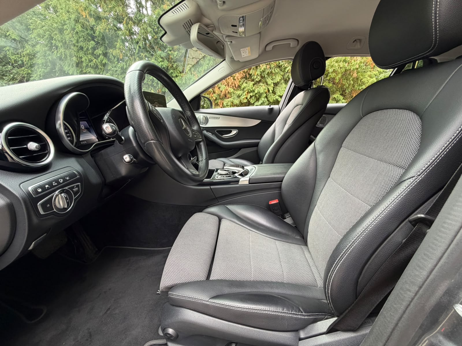 MERCEDES-BENZ C 250 d Swiss Star Avantgarde 4Matic 9G-Tronic-image-9