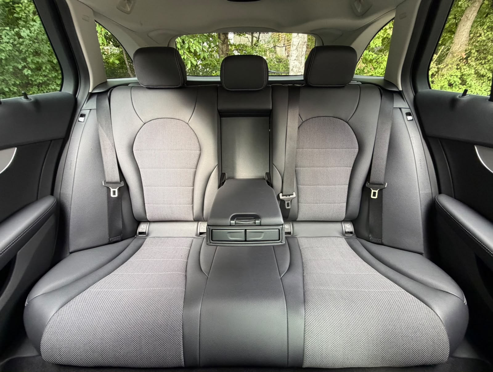 MERCEDES-BENZ C 250 d Swiss Star Avantgarde 4Matic 9G-Tronic-image-19