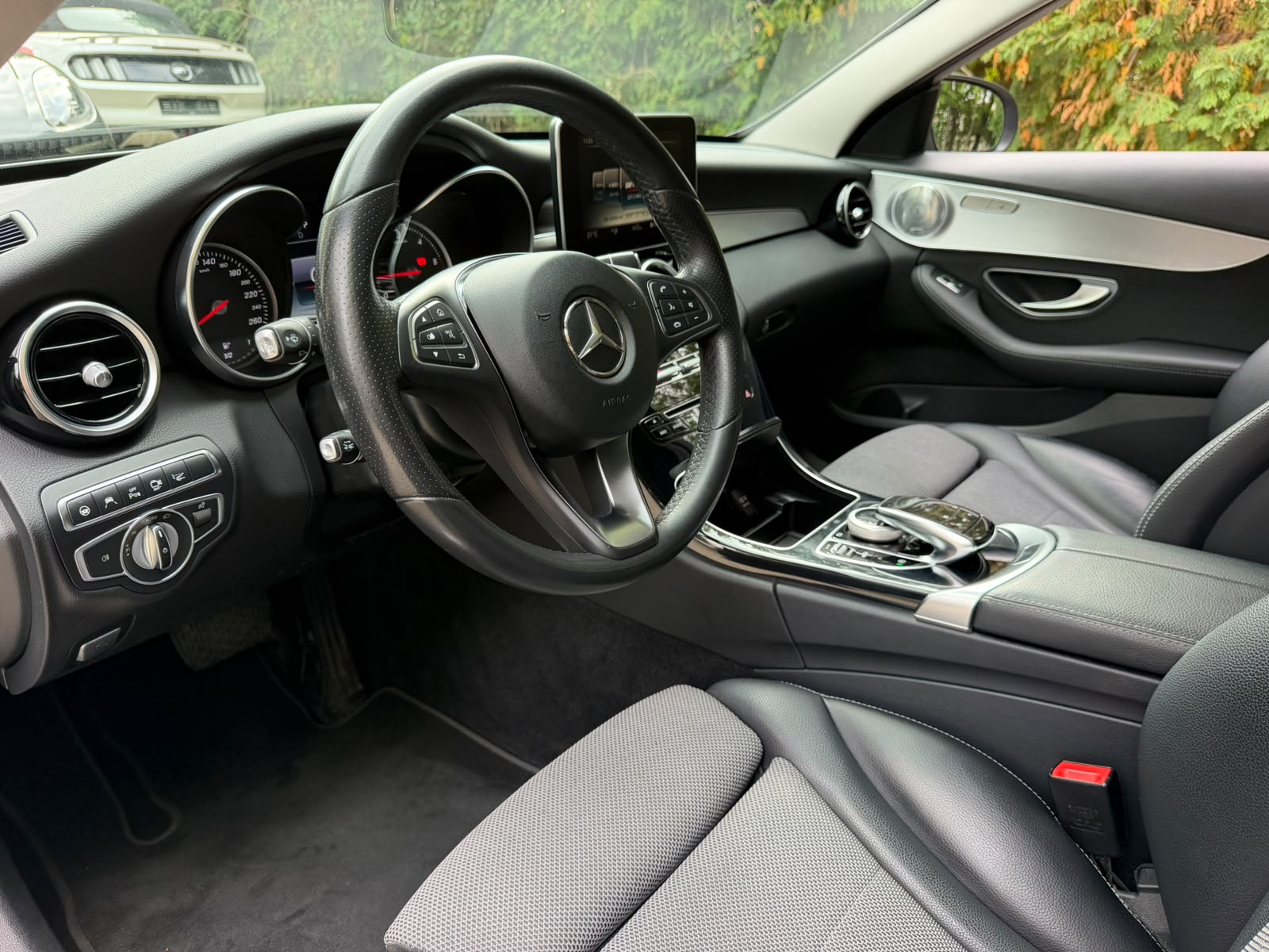 MERCEDES-BENZ C 250 d Swiss Star Avantgarde 4Matic 9G-Tronic-image-10