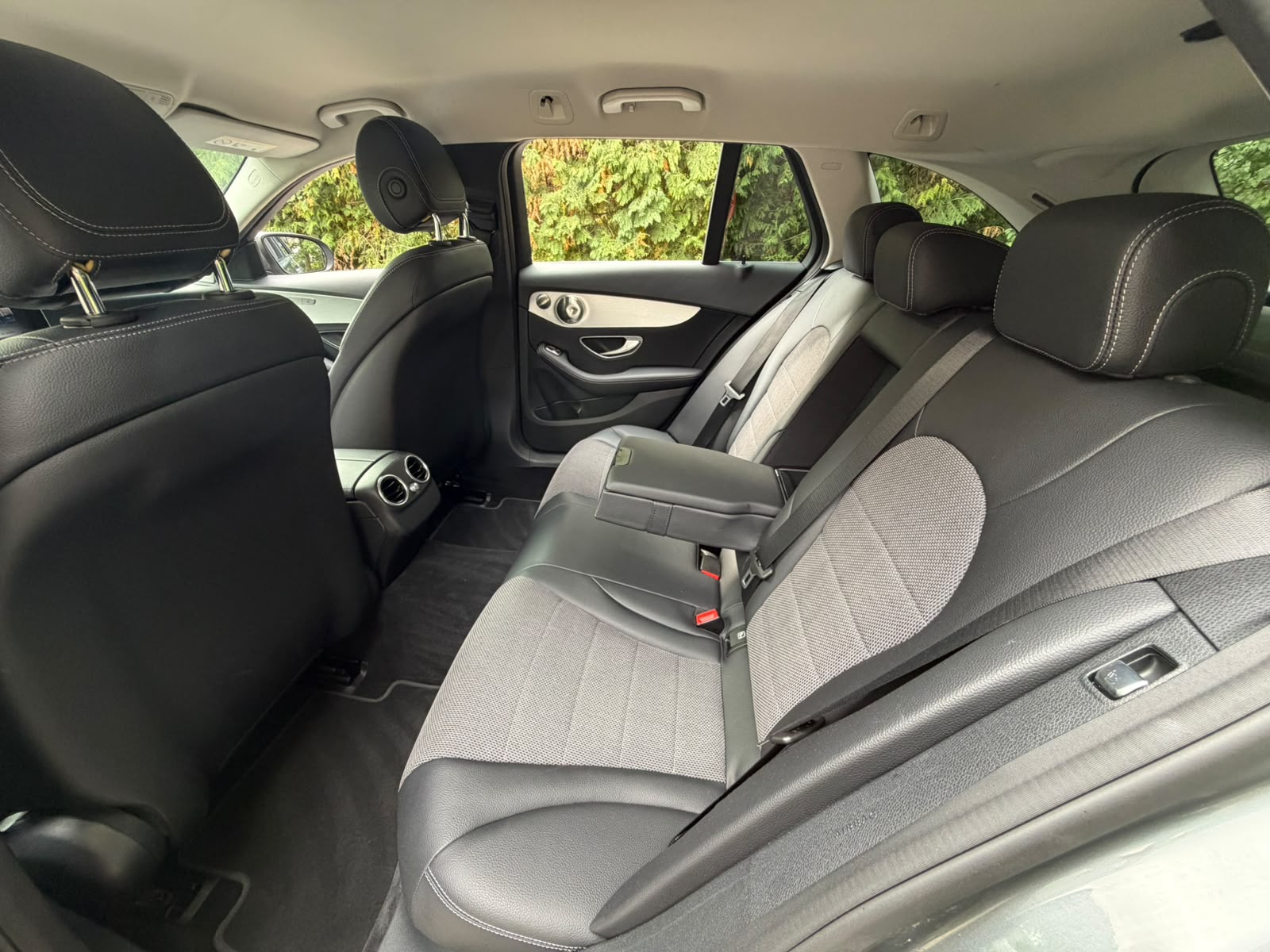 MERCEDES-BENZ C 250 d Swiss Star Avantgarde 4Matic 9G-Tronic-image-13