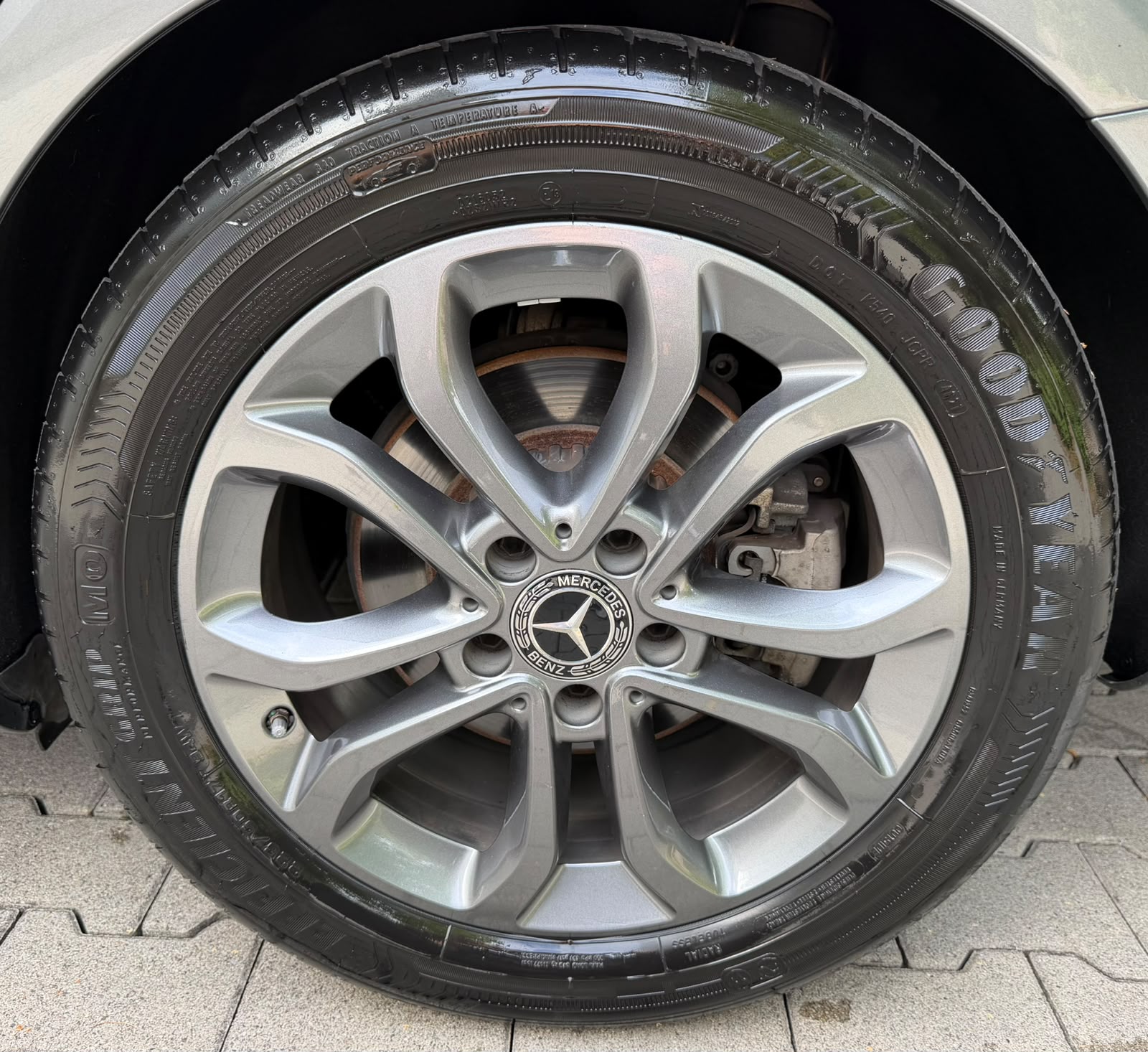 MERCEDES-BENZ C 250 d Swiss Star Avantgarde 4Matic 9G-Tronic-image-8