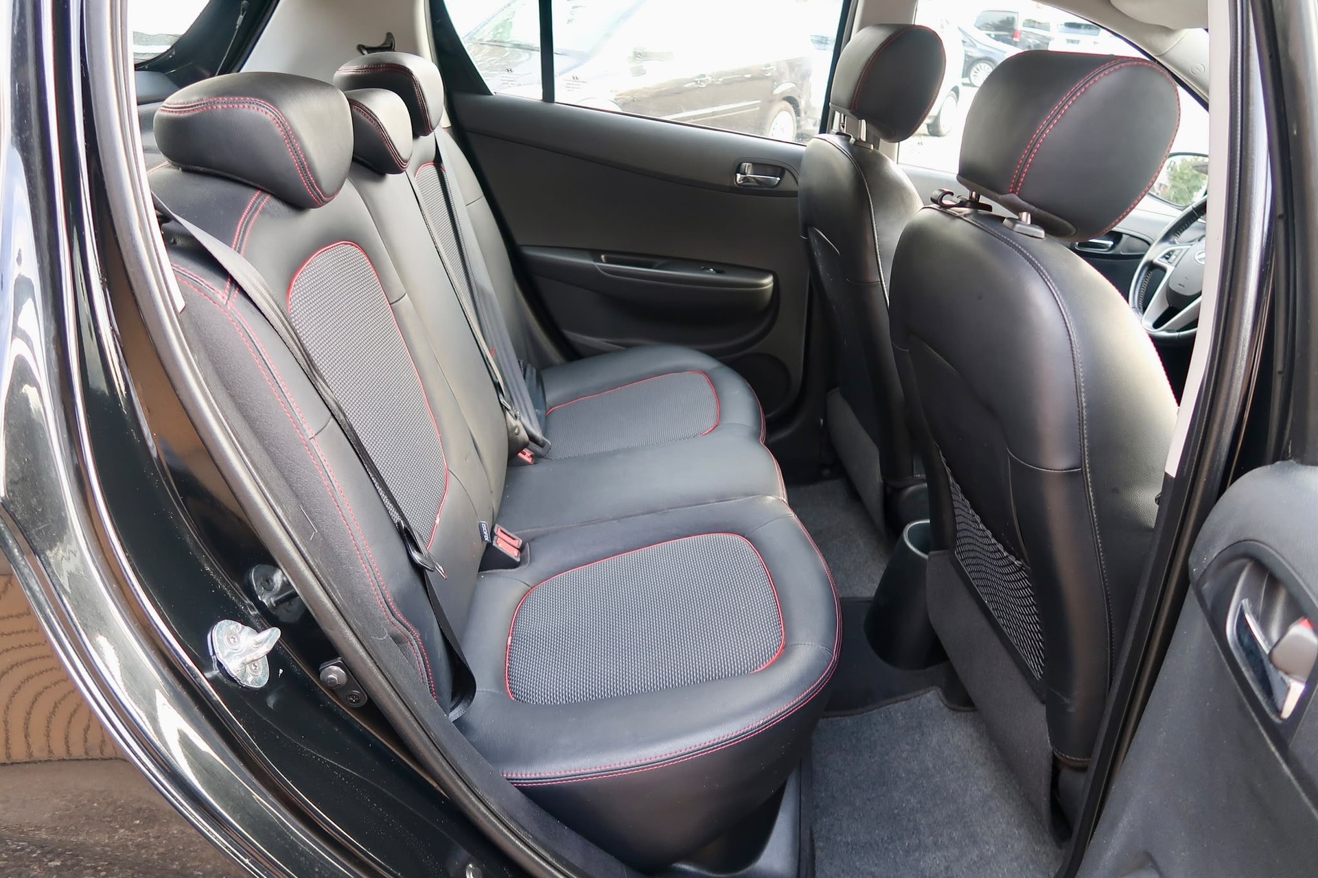 HYUNDAI i20 1.6 Premium⭐⭐⭐-image-9