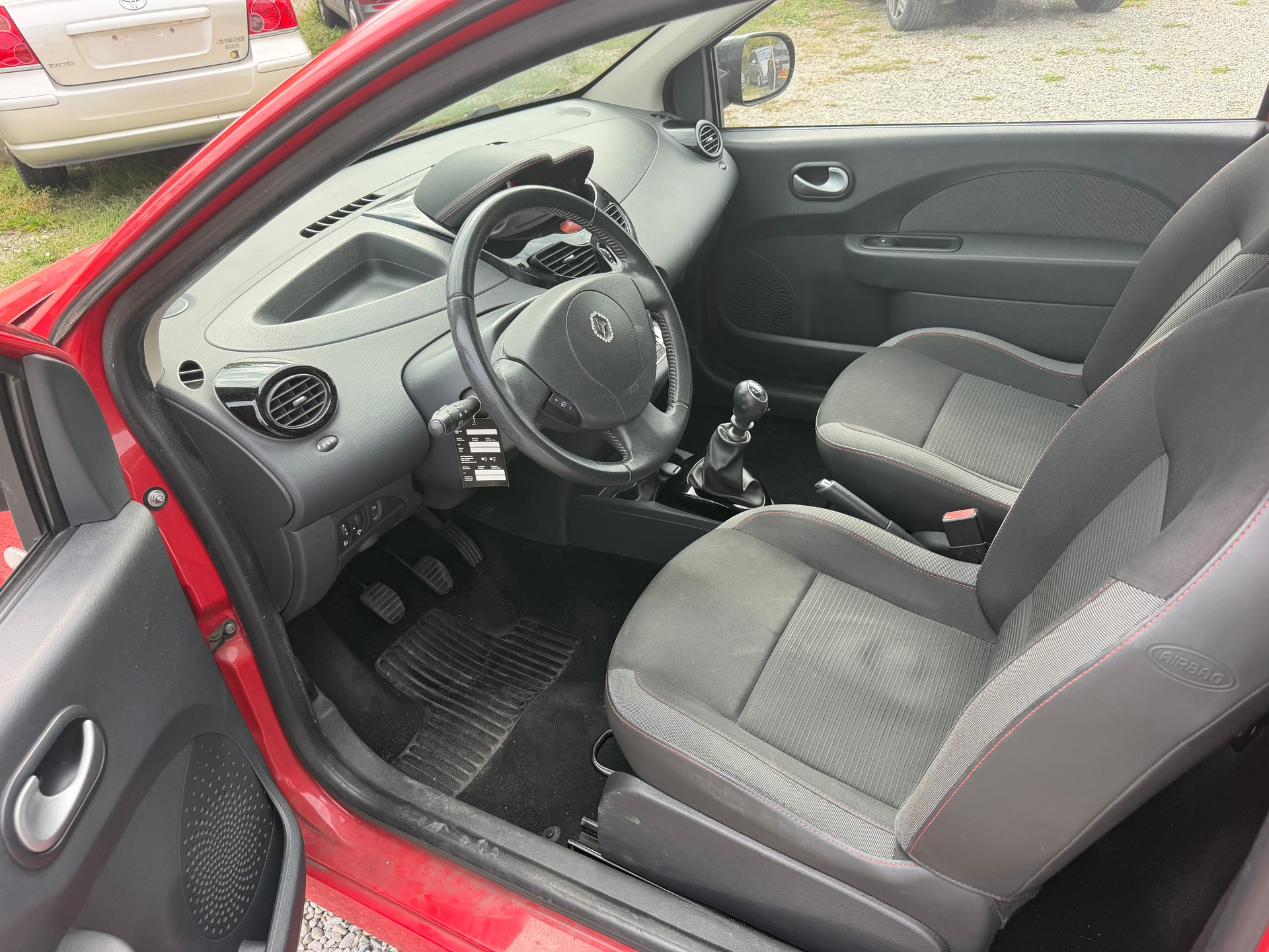 RENAULT Twingo 1.2 16V Liberty-image-5