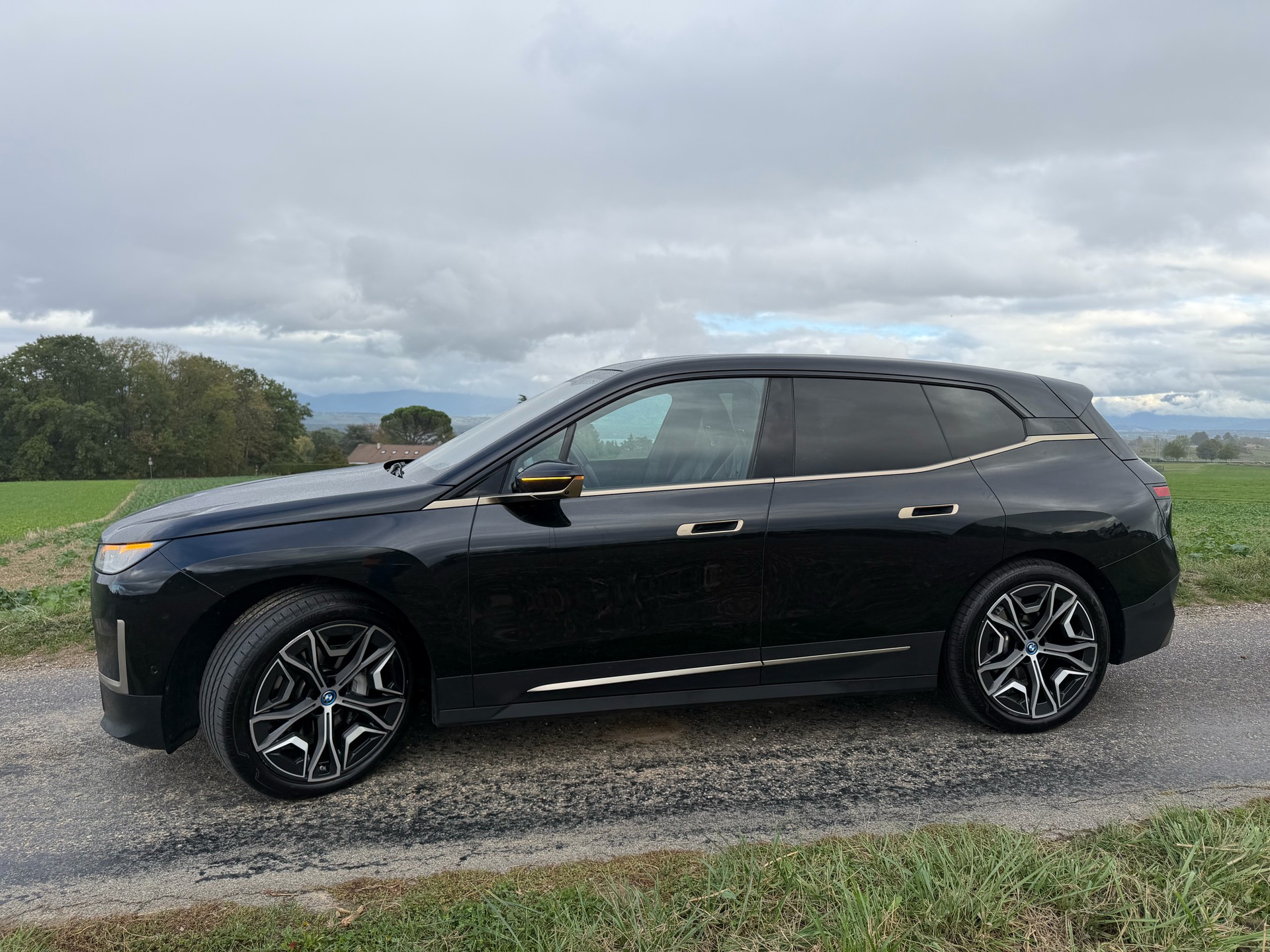 BMW xDrive40-image-1