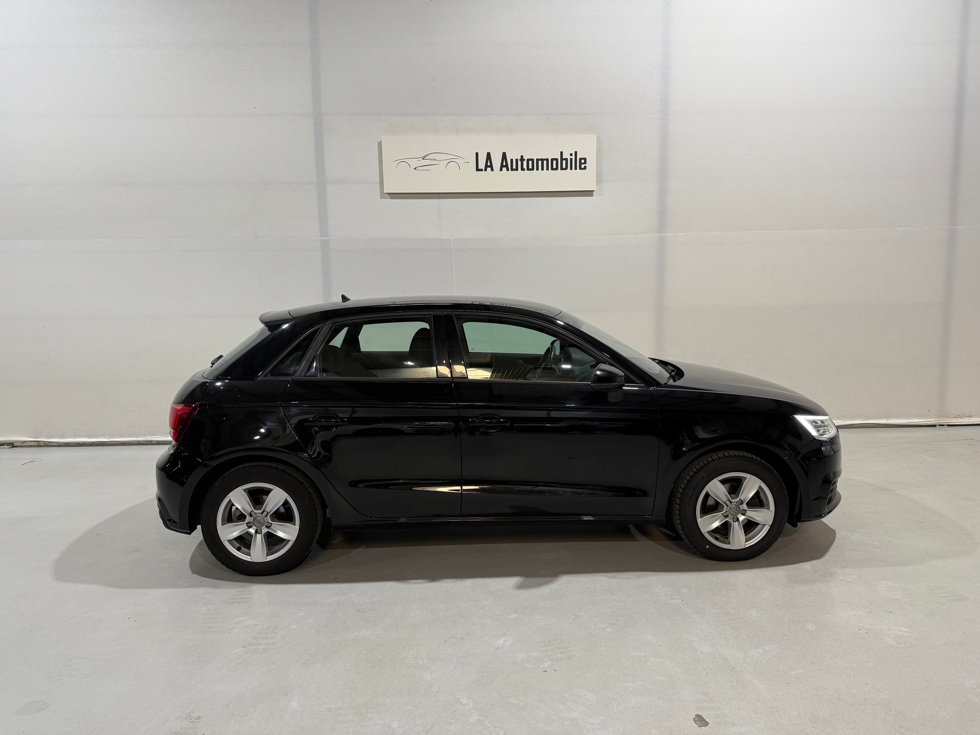 AUDI A1 Sportback 1.0 TFSI Sport-image-6