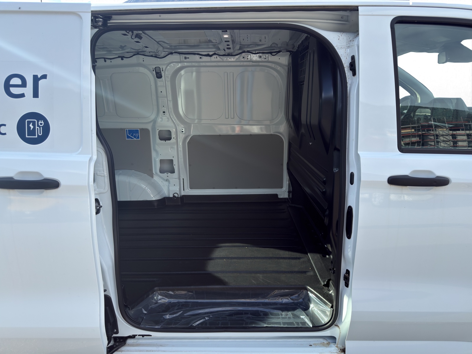 VW e-Transporter 70 kWh-image-10