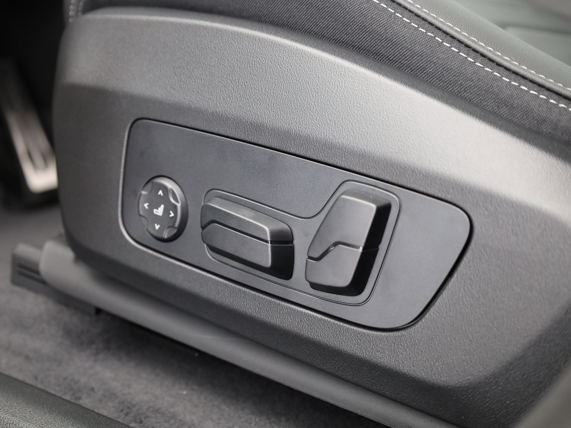BMW X1 xDrive 30e M Sport-image-10
