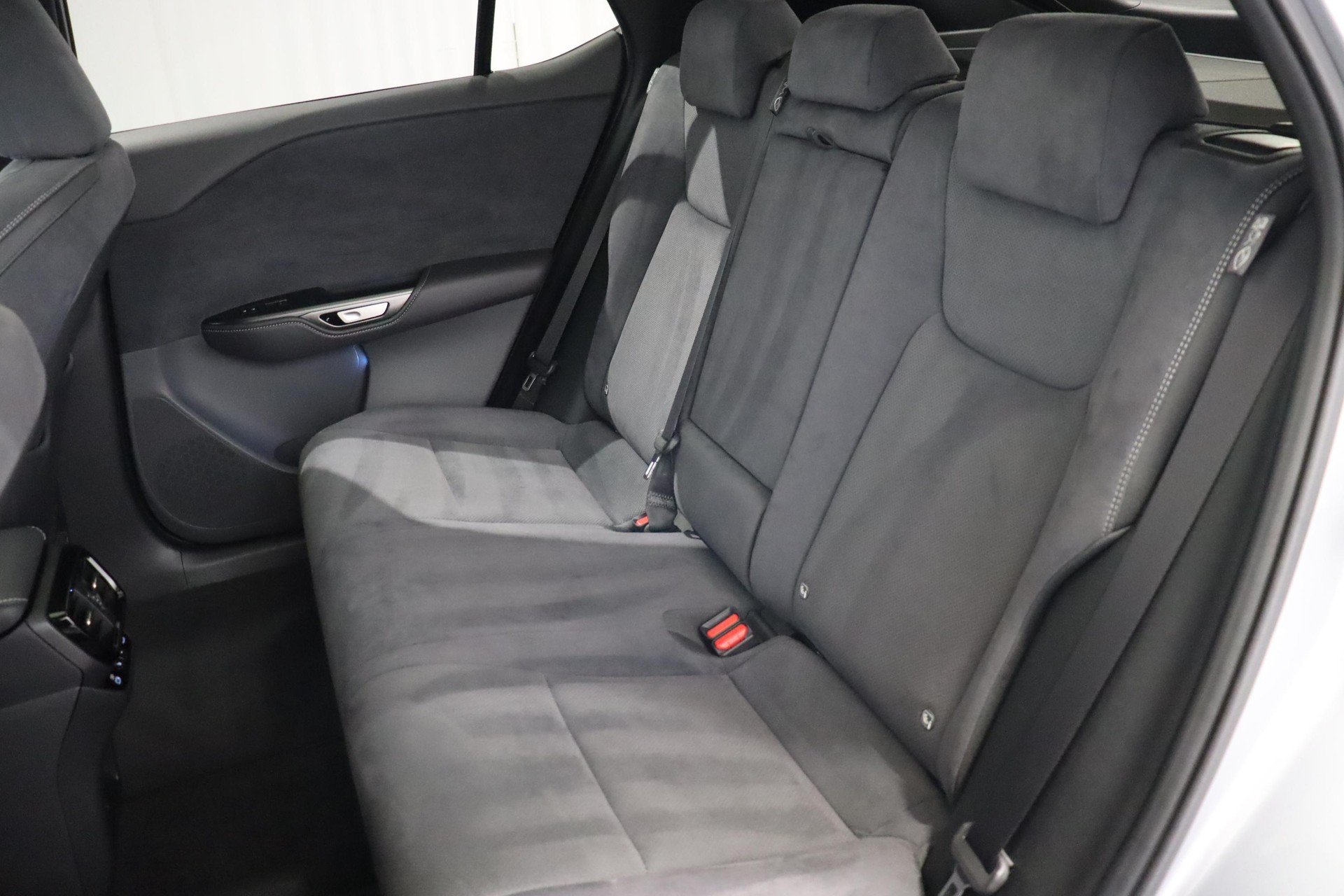 LEXUS RZ 450e Excellence-image-7