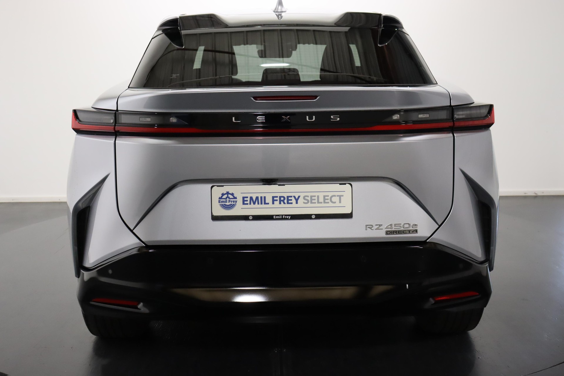 LEXUS RZ 450e Excellence-image-3