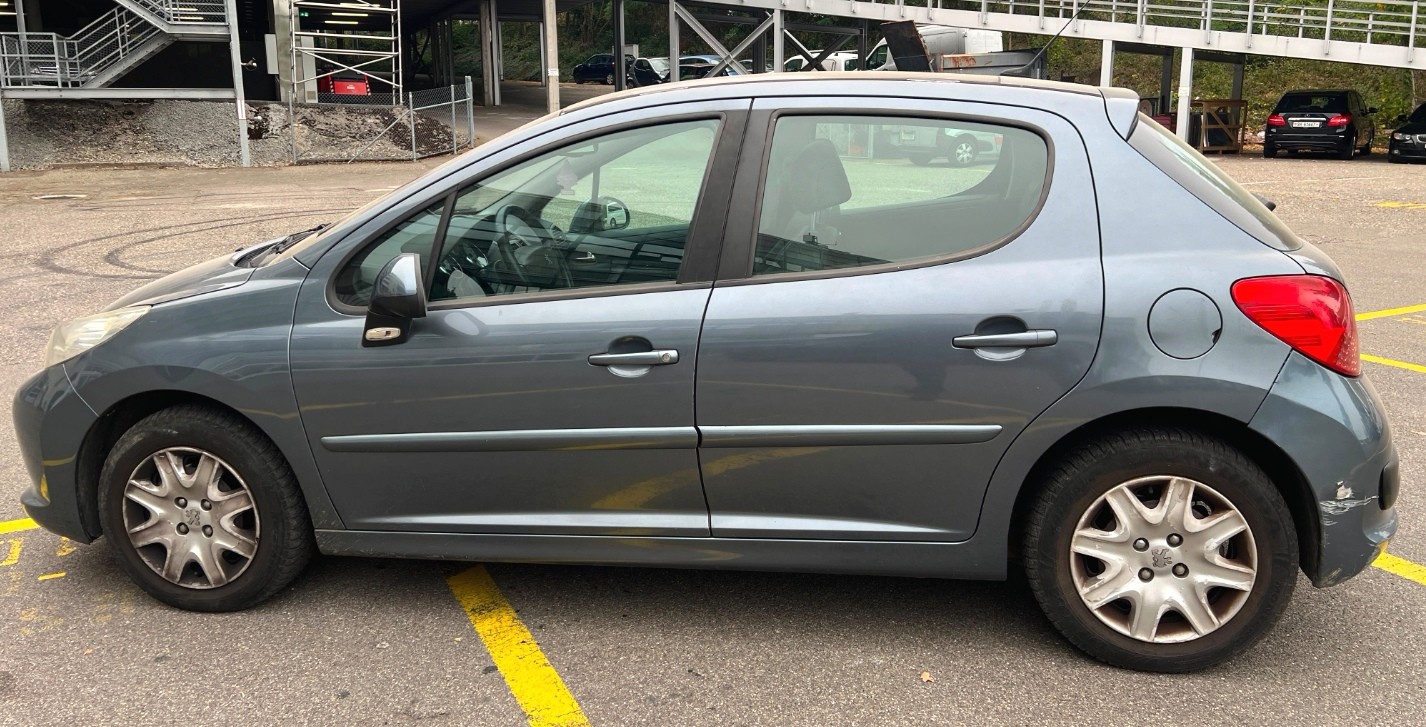 PEUGEOT 207 1.6 16V Turbo XSI-image-5