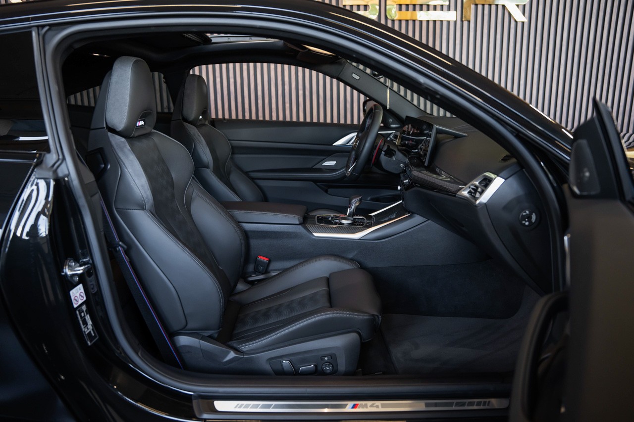 BMW M4 Coupé Competition M xDrive-image-16