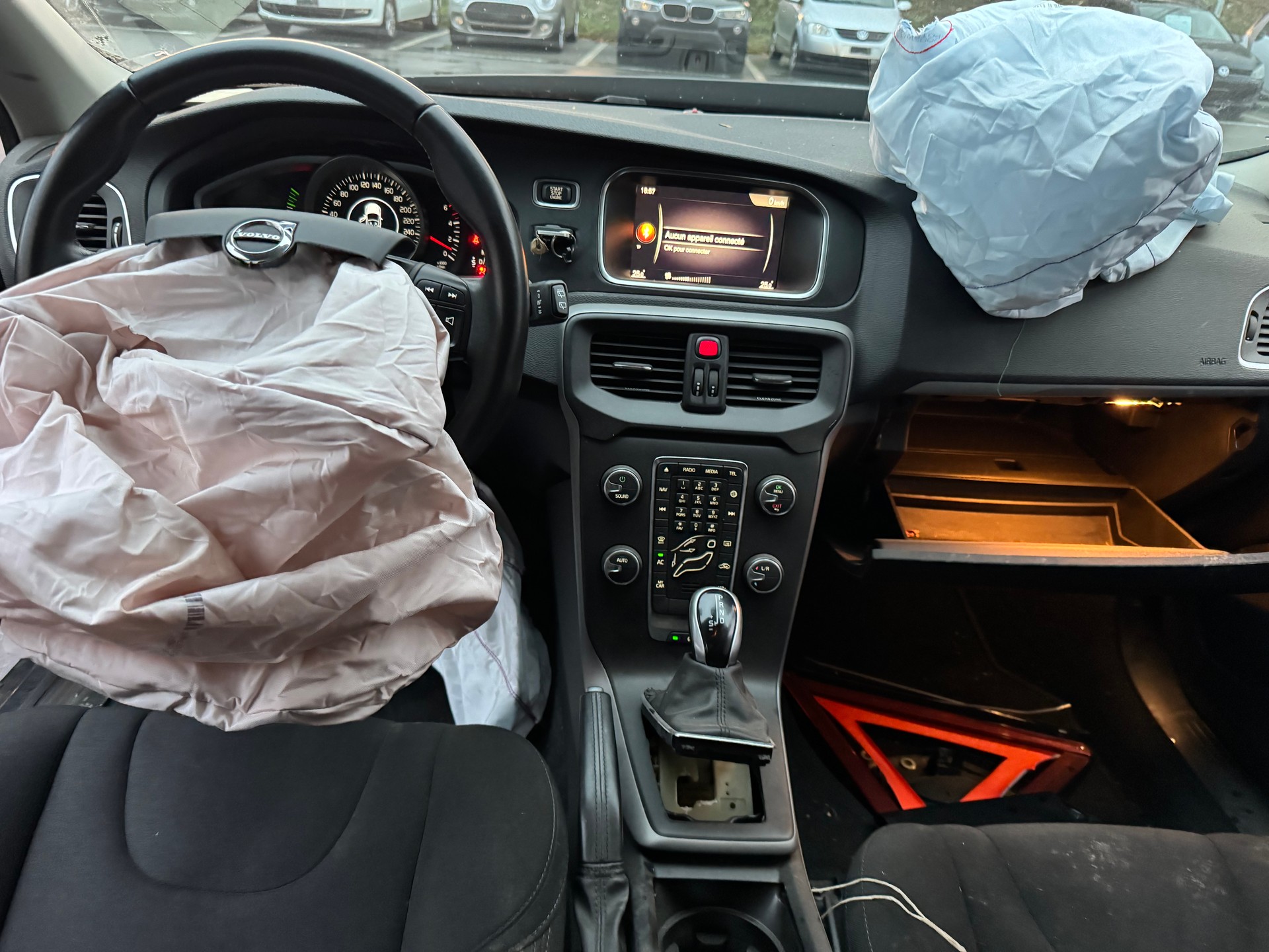VOLVO V40 D2 Dynamic Edition Geartronic-image-14
