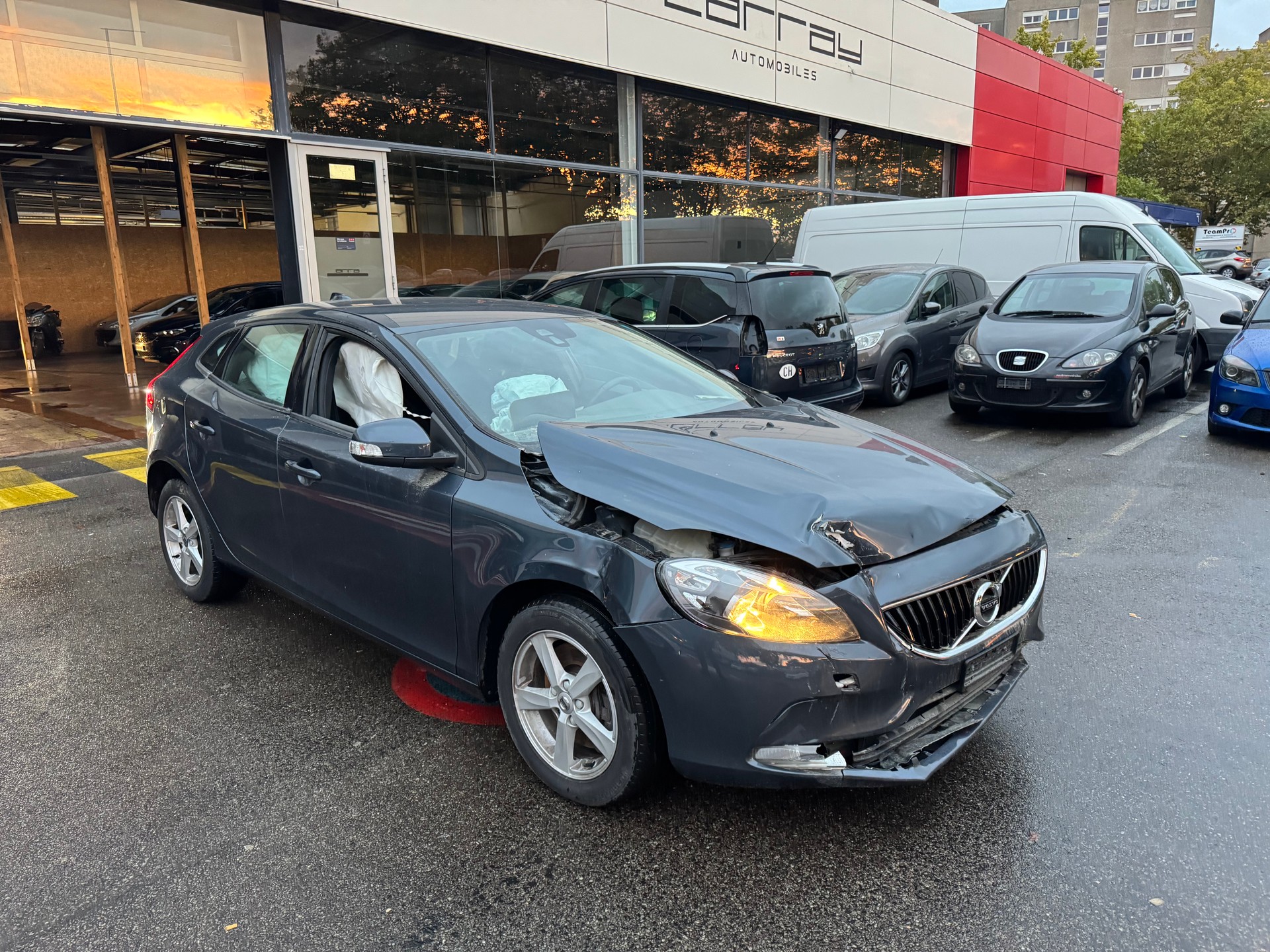 VOLVO V40 D2 Dynamic Edition Geartronic-image-1