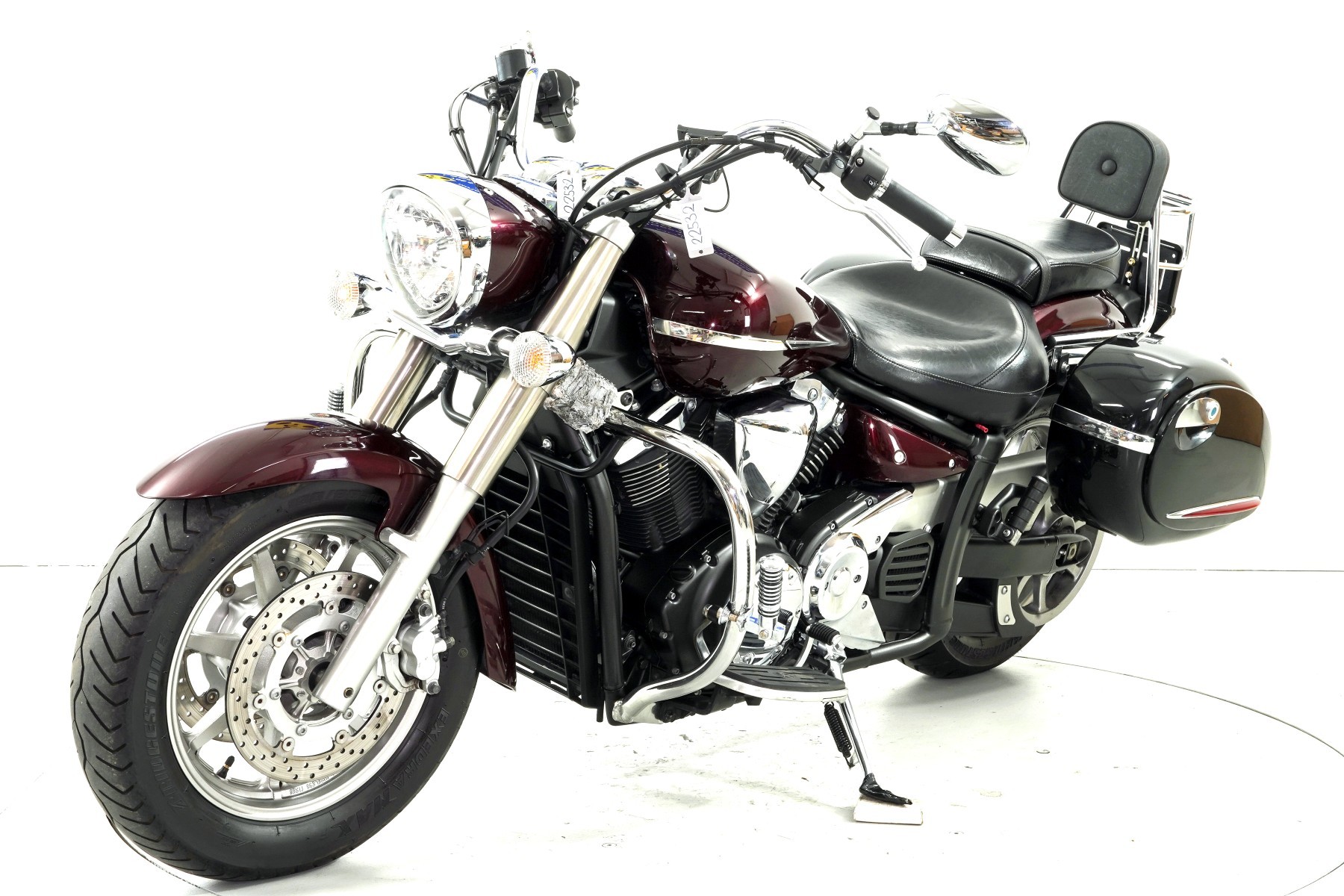 YAMAHA XVS 1300 ABS-showroom-element-2