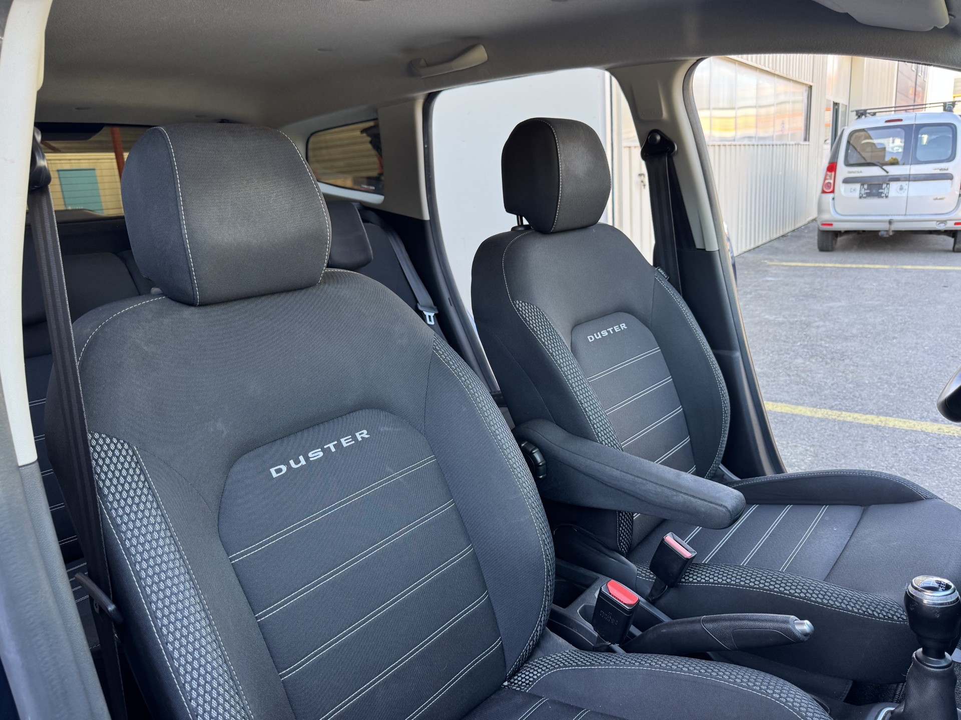 DACIA Duster TCe 130 Ultimate 4x2-image-13