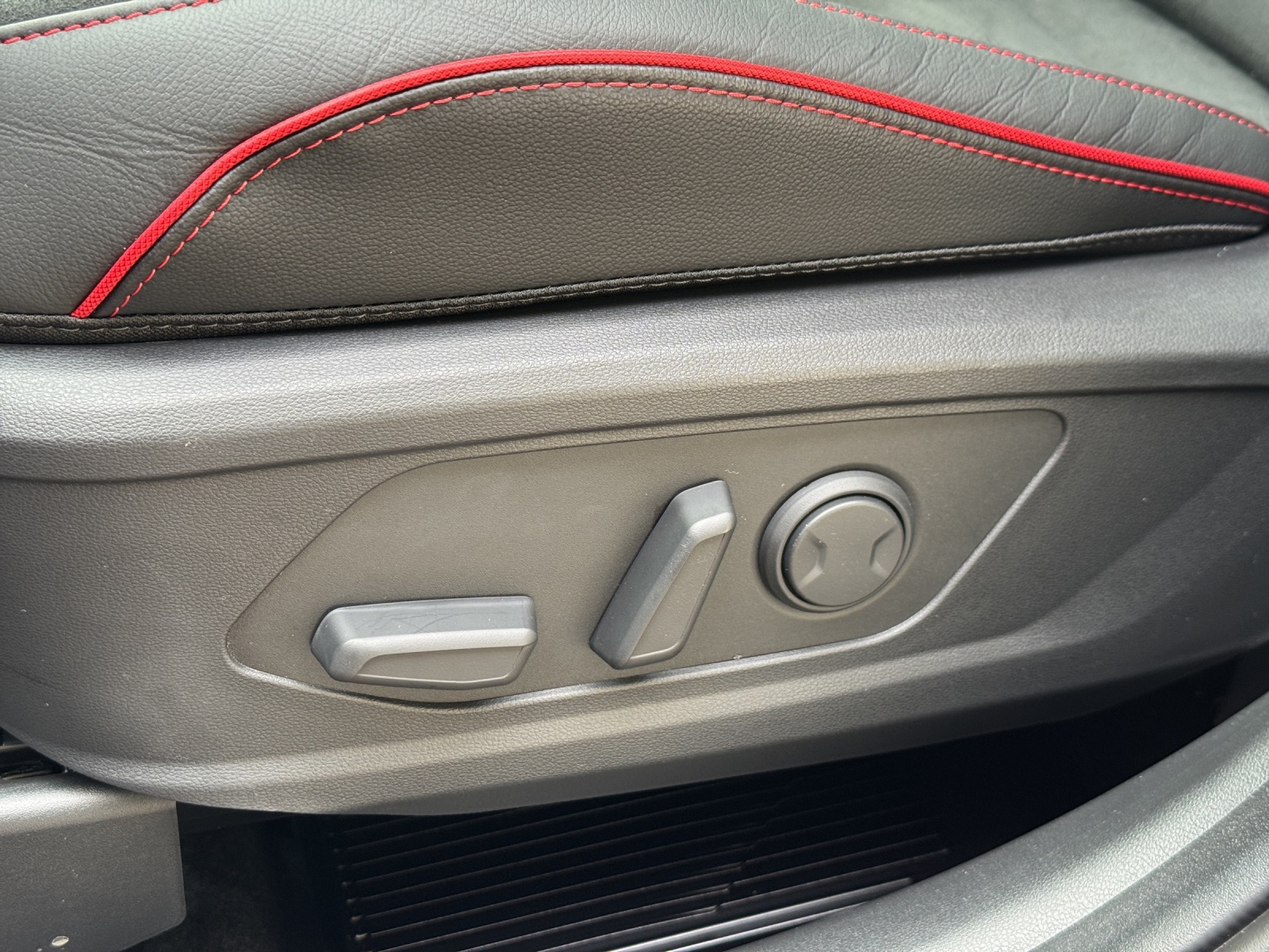 HYUNDAI Tucson 1.6 T-GDi HEV N-Line 4WD Sunroof MY27-image-5