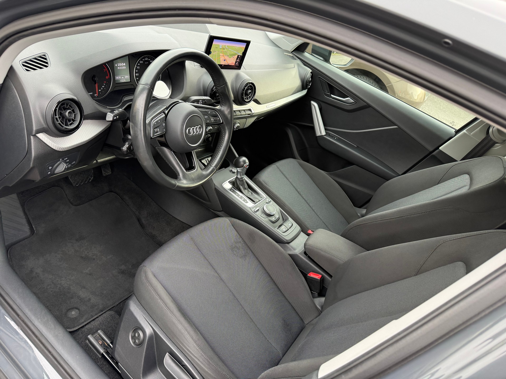 AUDI Q2 30 TFSI S-tronic-image-8