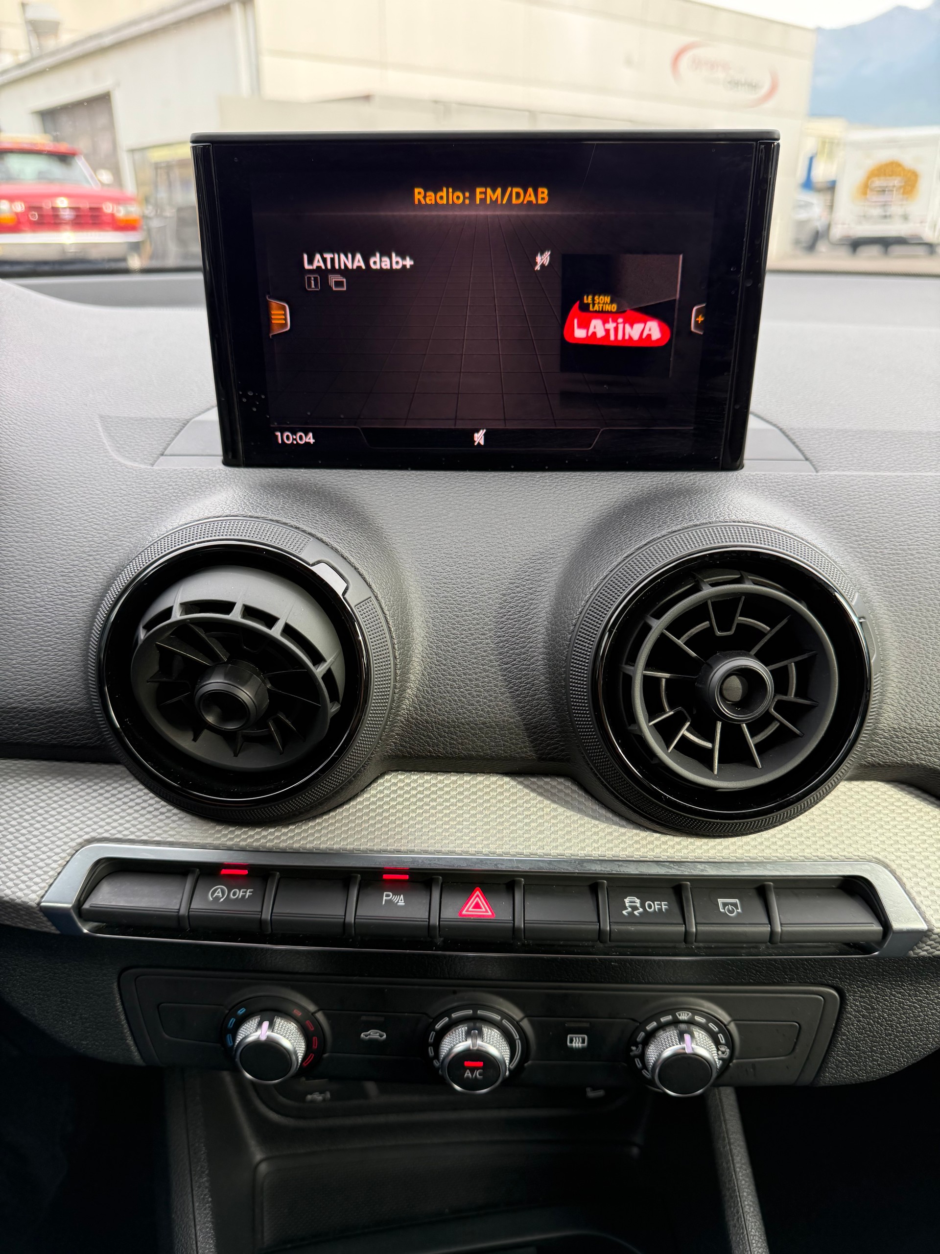 AUDI Q2 30 TFSI S-tronic-image-6