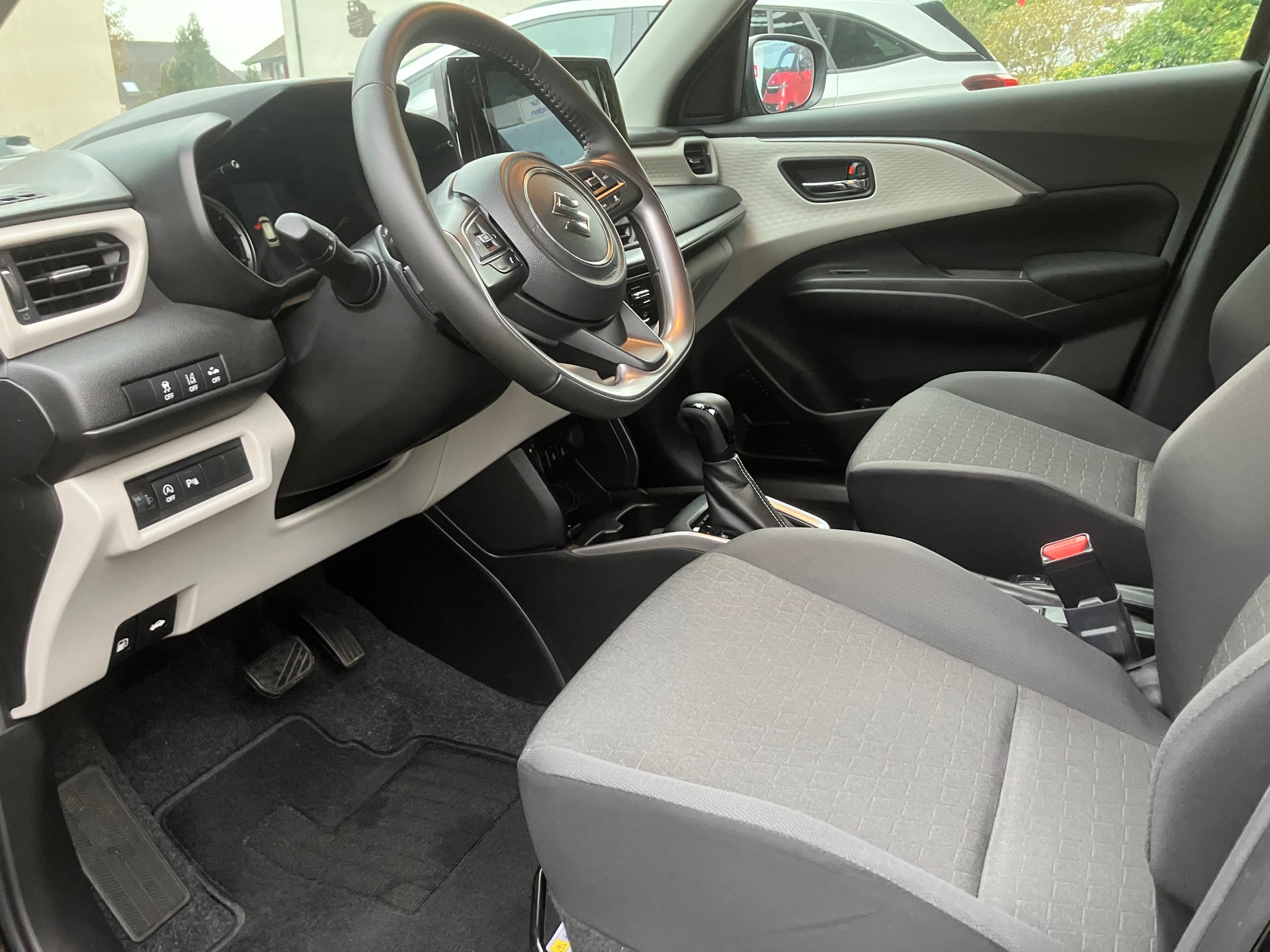SUZUKI Swift 1.2 Compact Top Hybrid CVT-image-1
