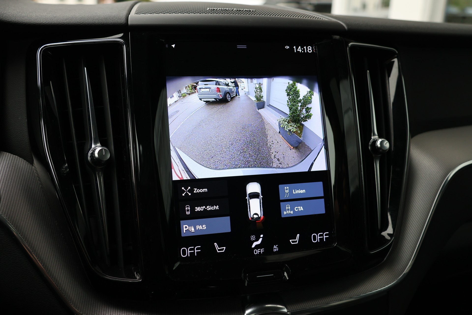 VOLVO XC60 T8 eAWD R-Design Geartronic (CH)-image-23