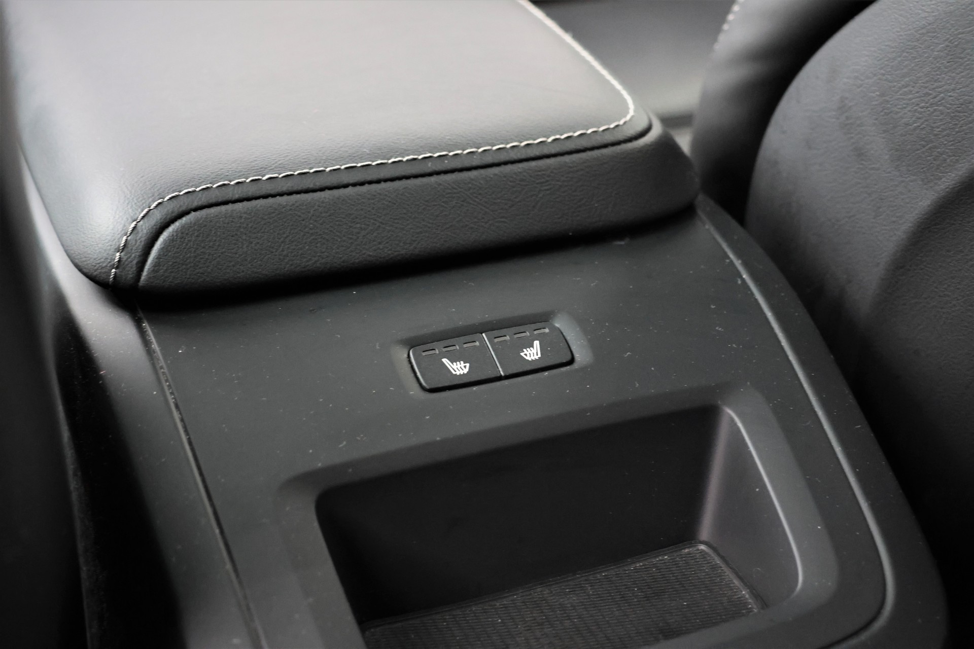 VOLVO XC60 T8 eAWD R-Design Geartronic (CH)-image-14
