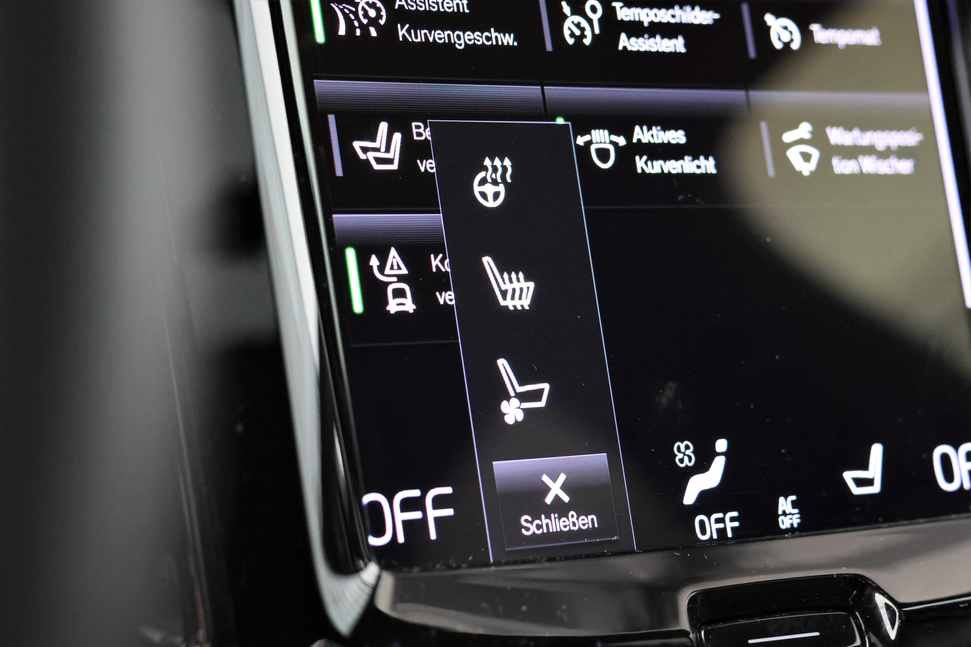 VOLVO XC60 T8 eAWD R-Design Geartronic (CH)-image-27