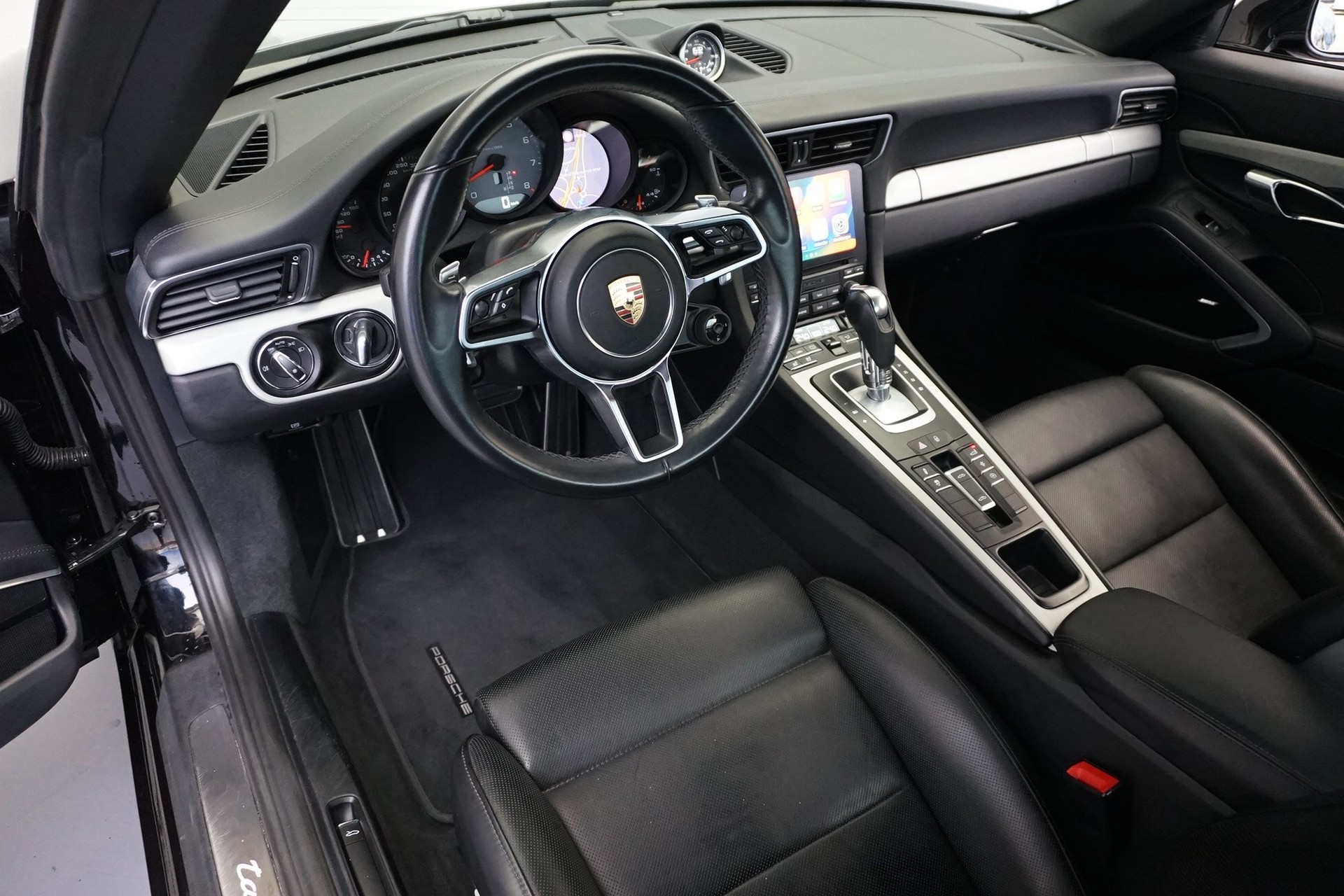 PORSCHE 911 Targa 4S-image-11