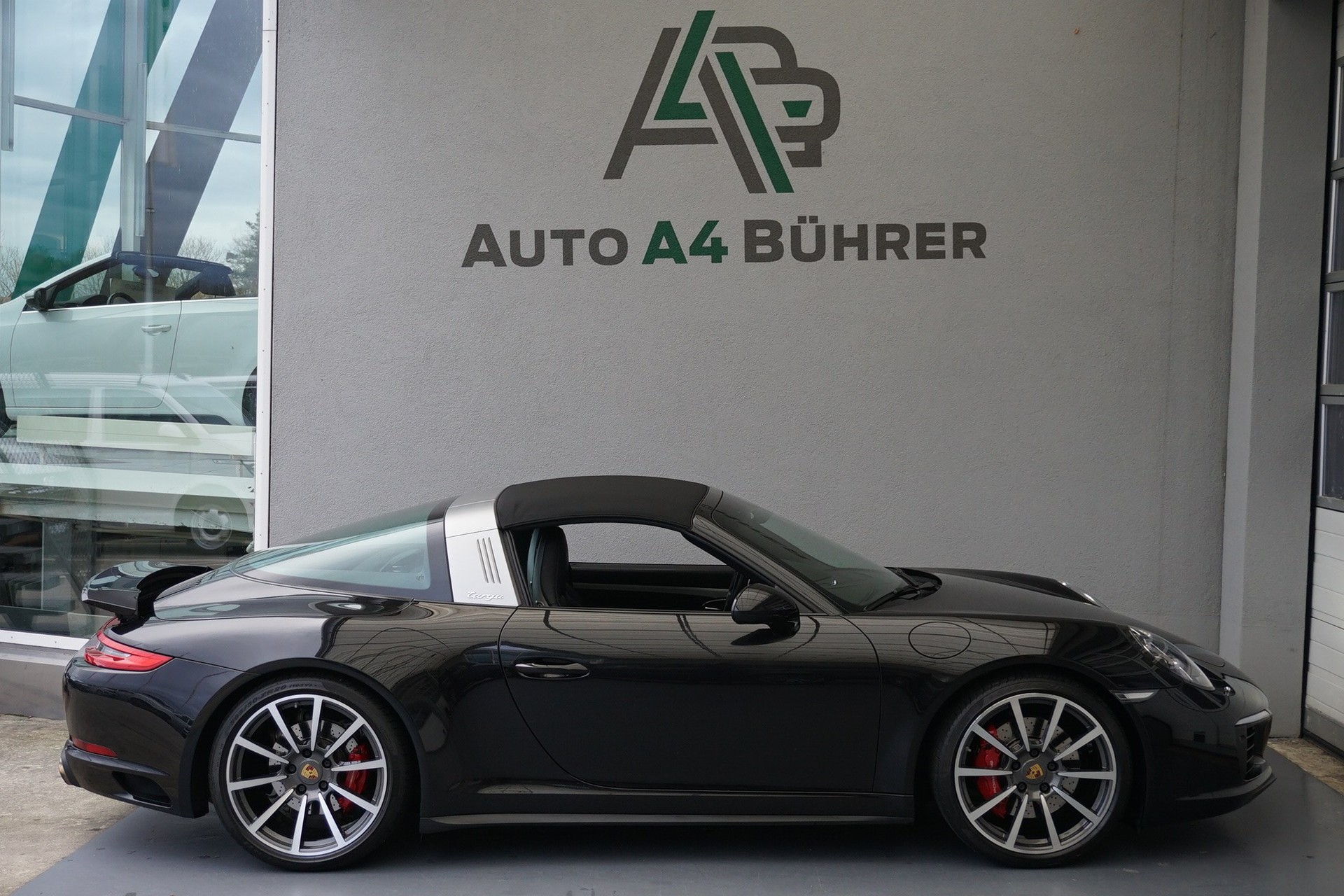 PORSCHE 911 Targa 4S-image-4