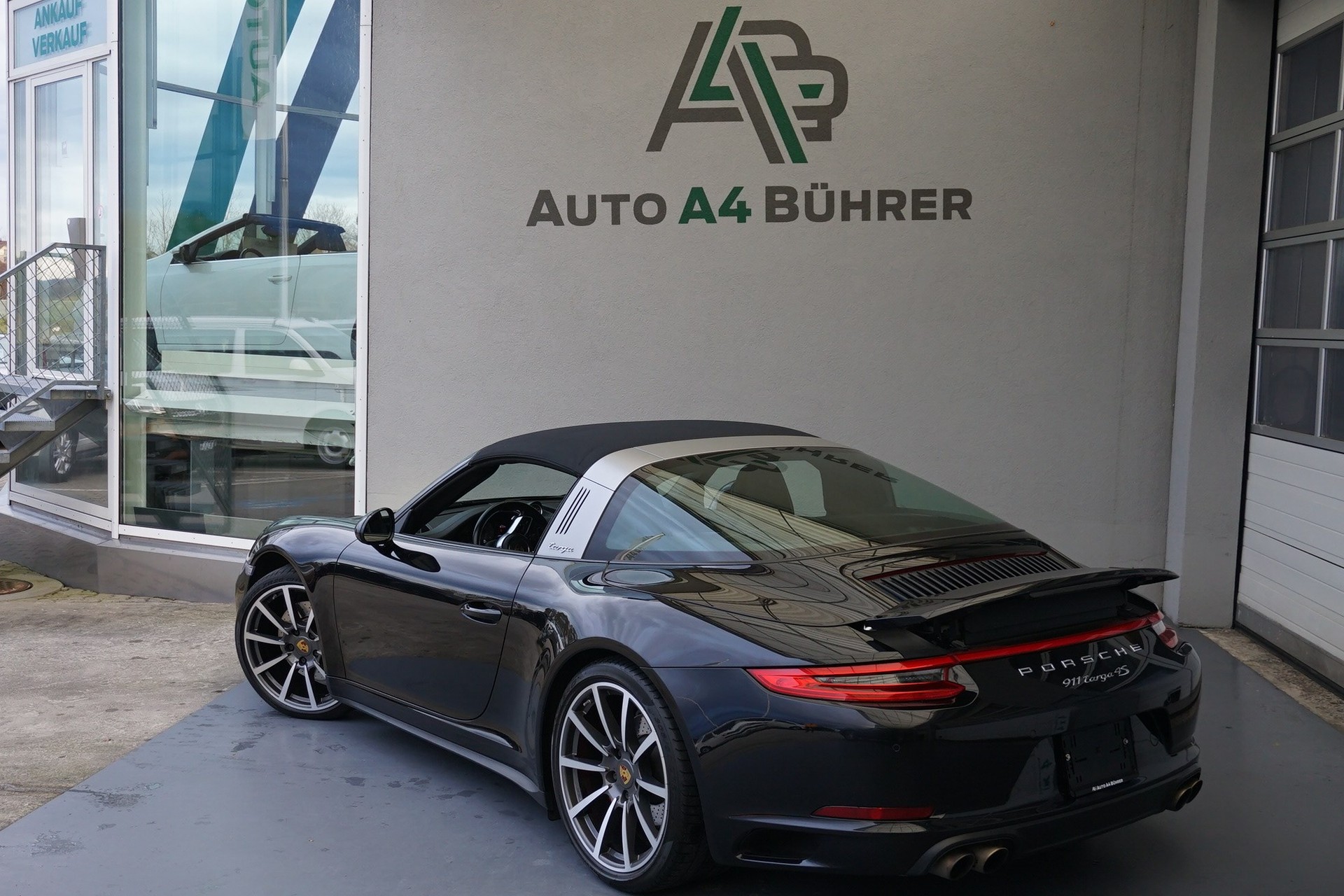 PORSCHE 911 Targa 4S-image-6