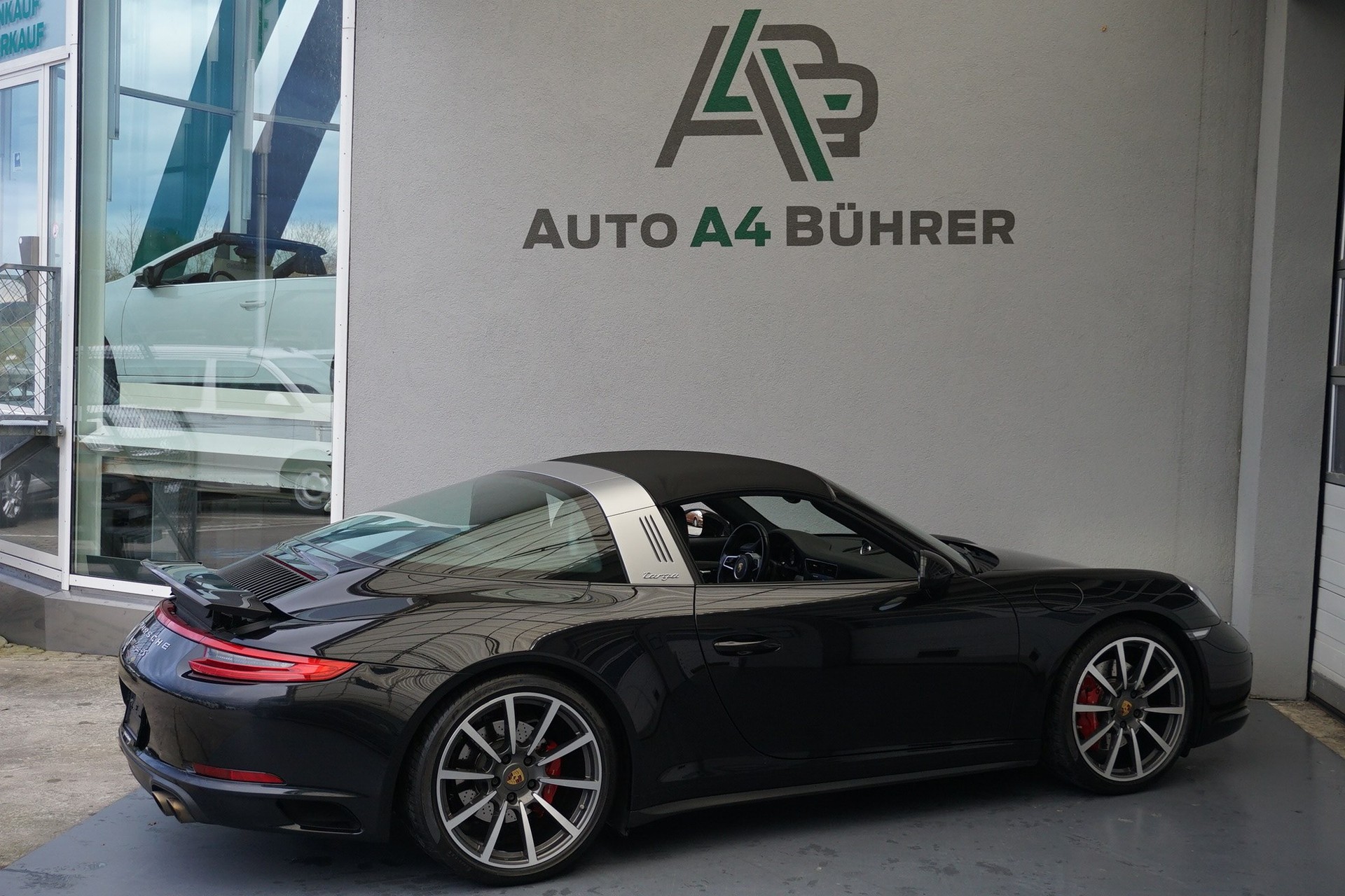 PORSCHE 911 Targa 4S-image-7