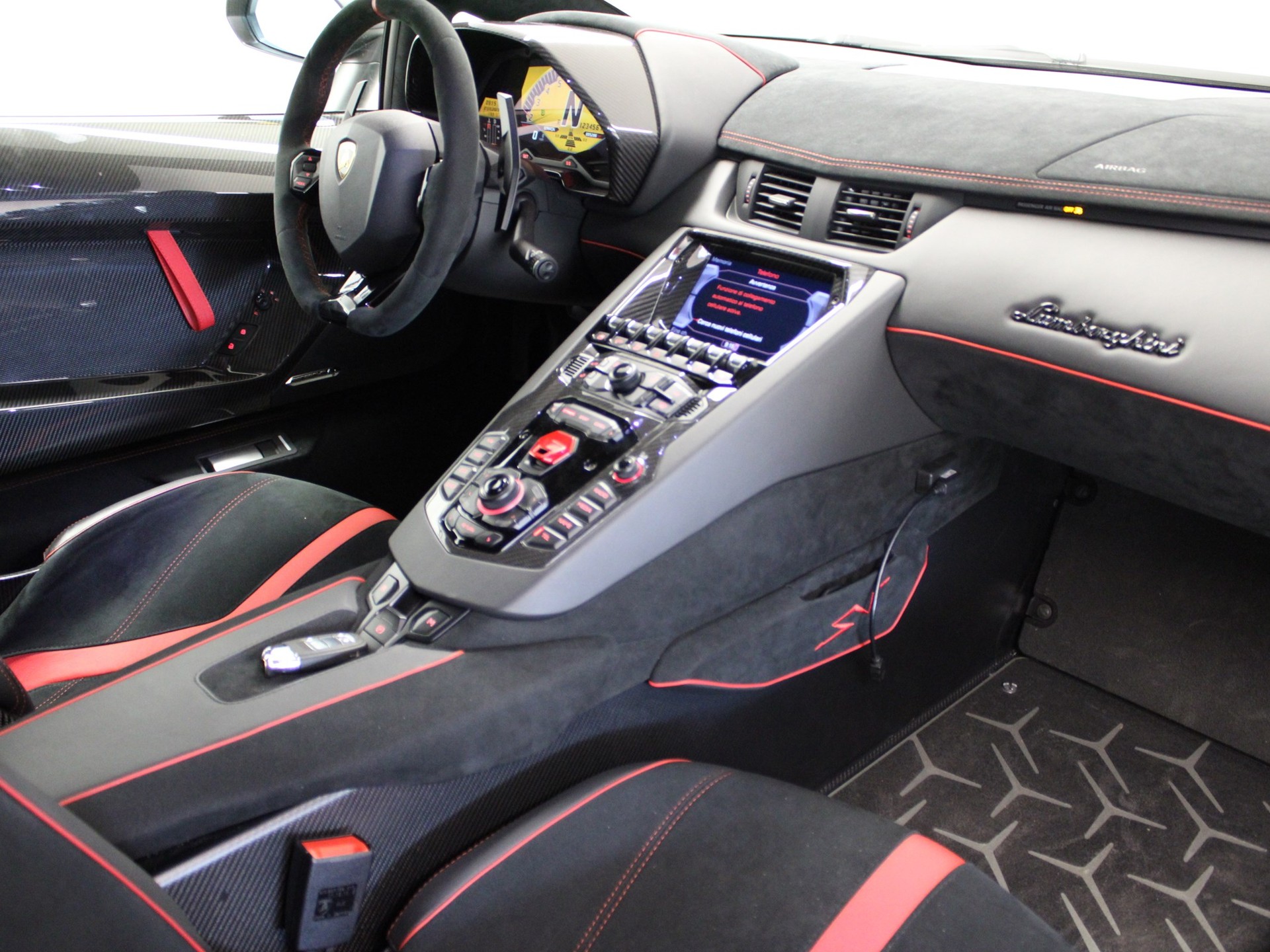 LAMBORGHINI Aventador LP750-4 Superveloce Coupé E-Gear-image-5