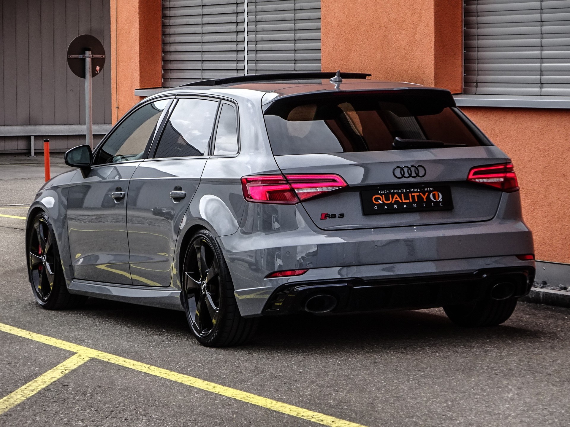 AUDI RS3 Sportback 2.5 TSI quattro S-tronic // CH-Fahrzeug // ABT Motorsport // ohne OPF....-image-1
