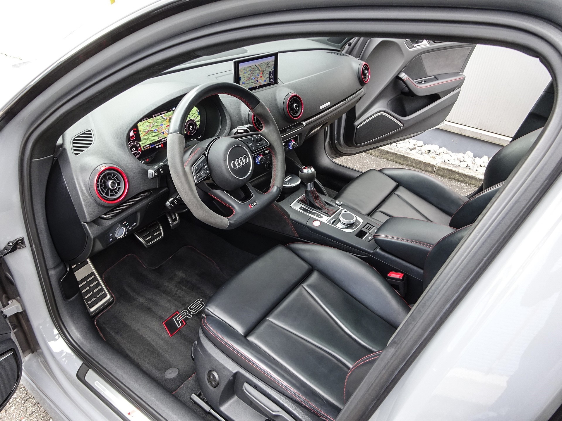 AUDI RS3 Sportback 2.5 TSI quattro S-tronic // CH-Fahrzeug // ABT Motorsport // ohne OPF....-image-10