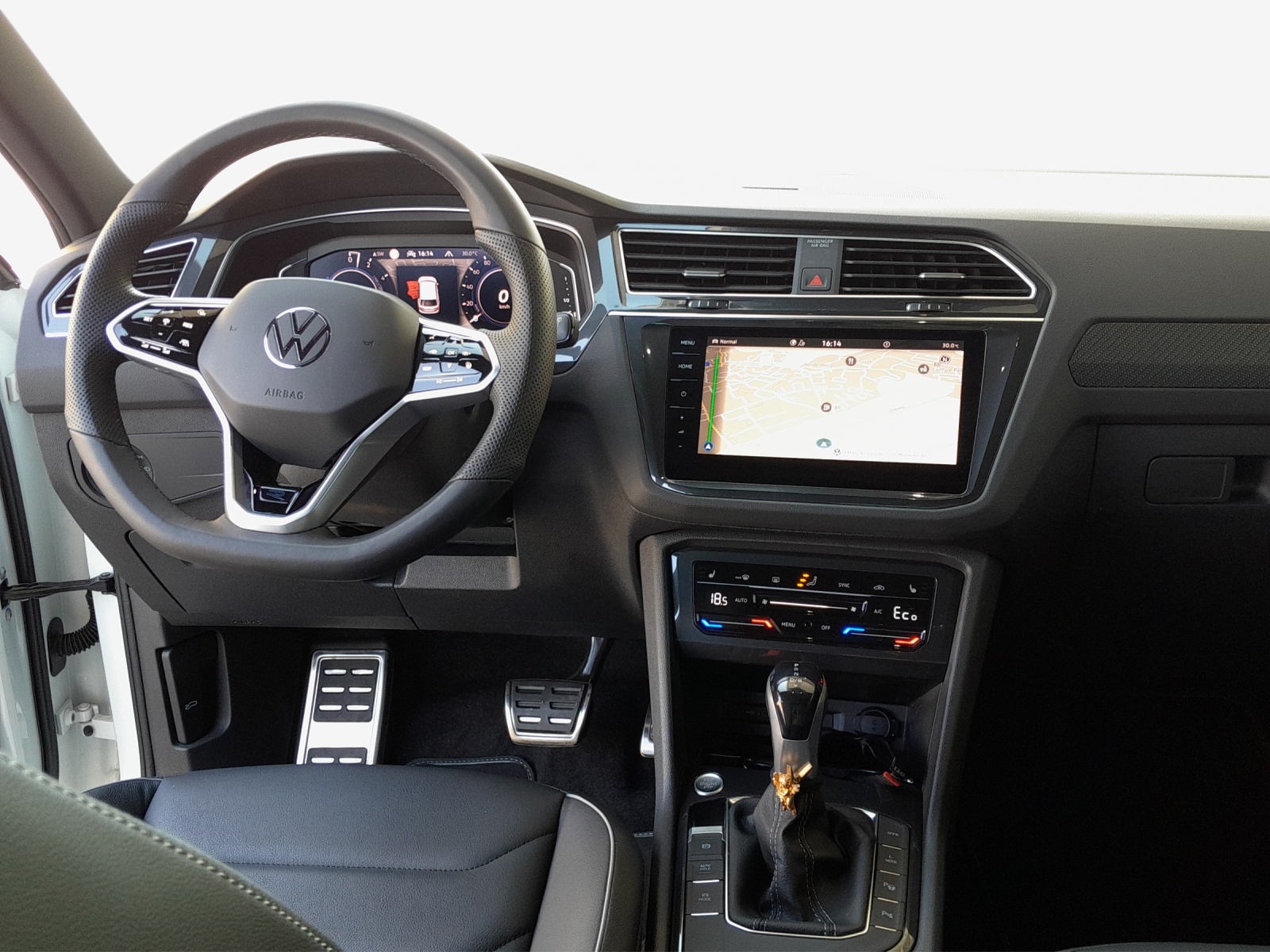 VW Tiguan 1.4TSI PHEV R-Line DSG-image-7