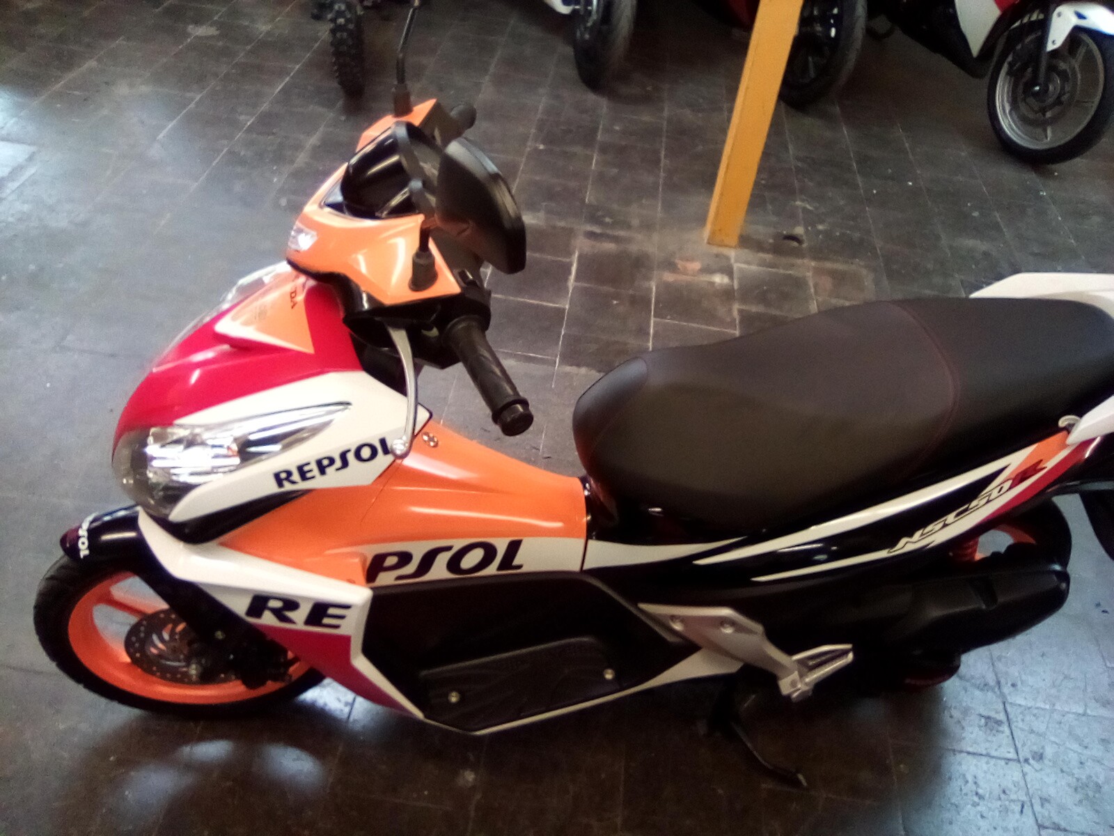 HONDA NSC Vision 50 R Repsol-image-5