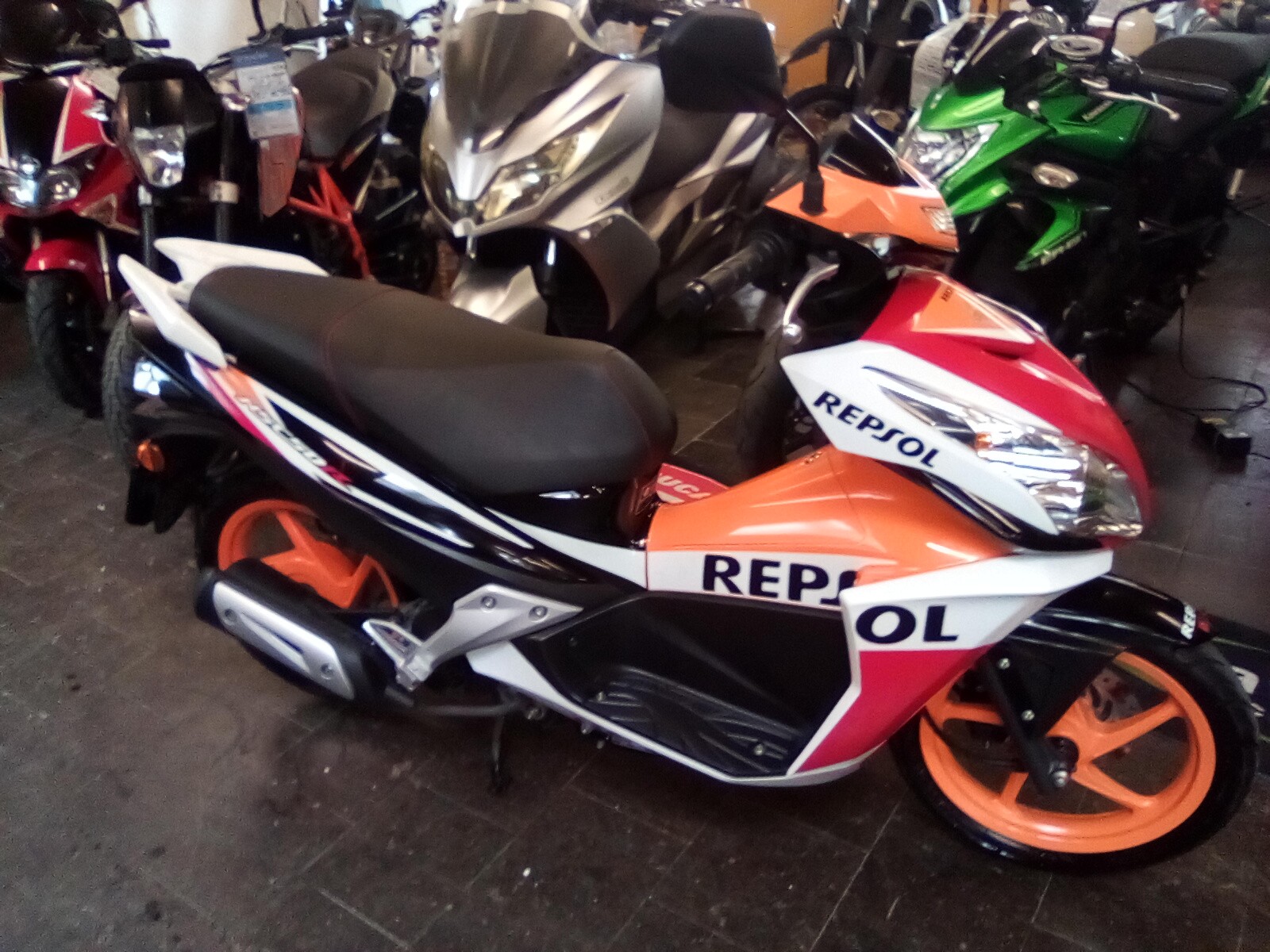 HONDA NSC Vision 50 R Repsol-image-3