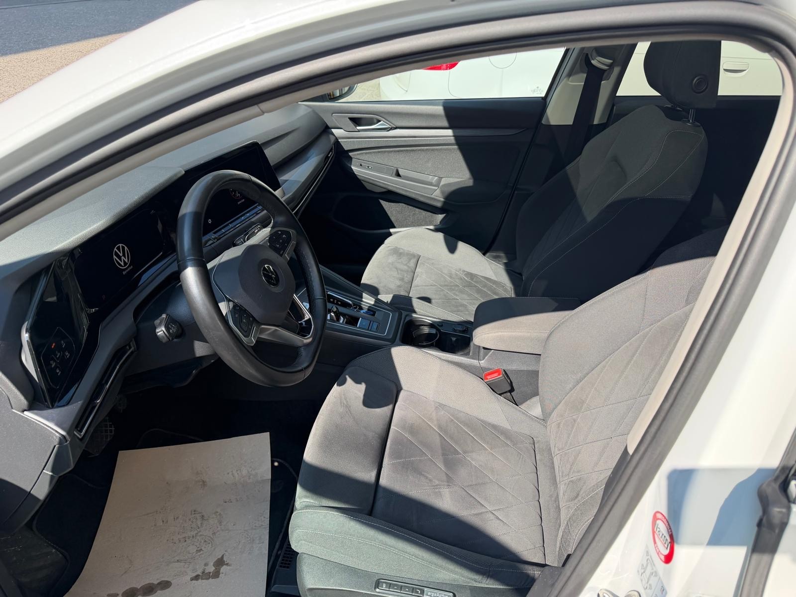 VW Golf 1.5 eTSI mHEV ACT Style DSG-image-5